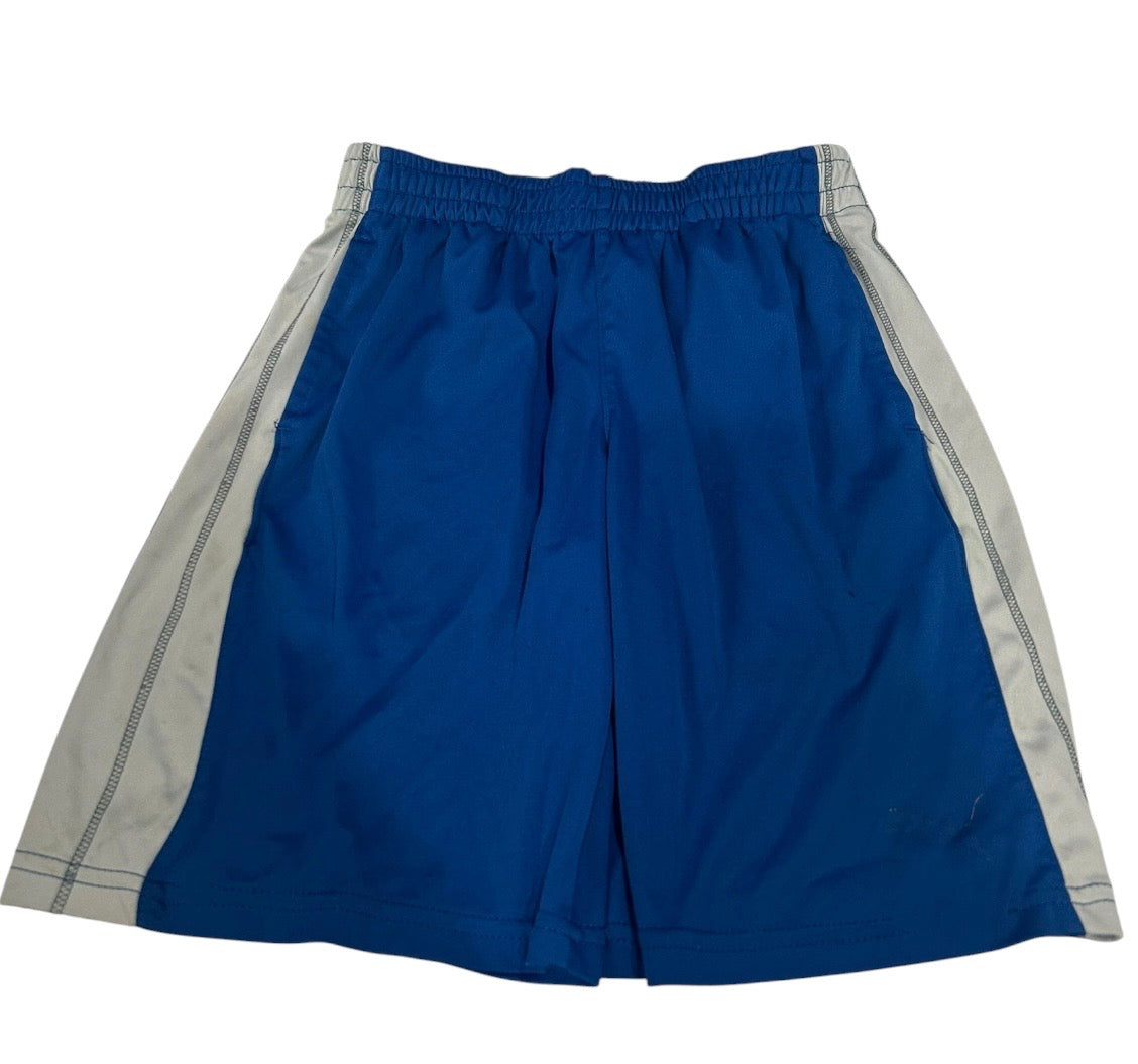 Boys 8 shorts (play cond.)