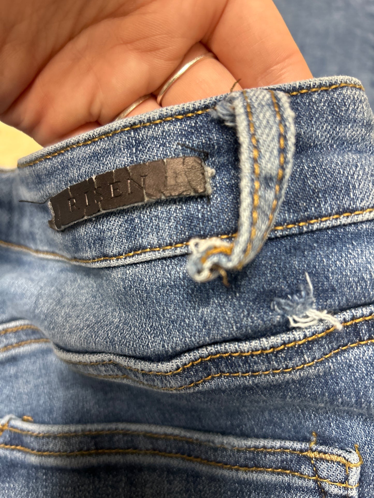 32/15 Risen Jeans broken belt loop