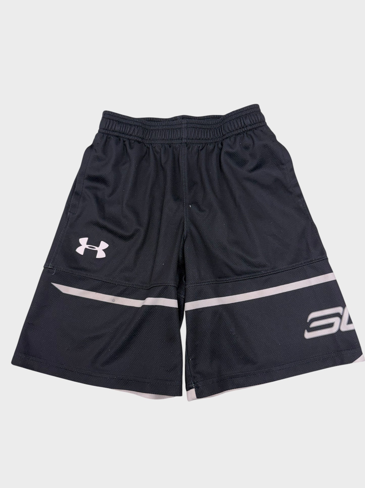 Boys medium UA shorts