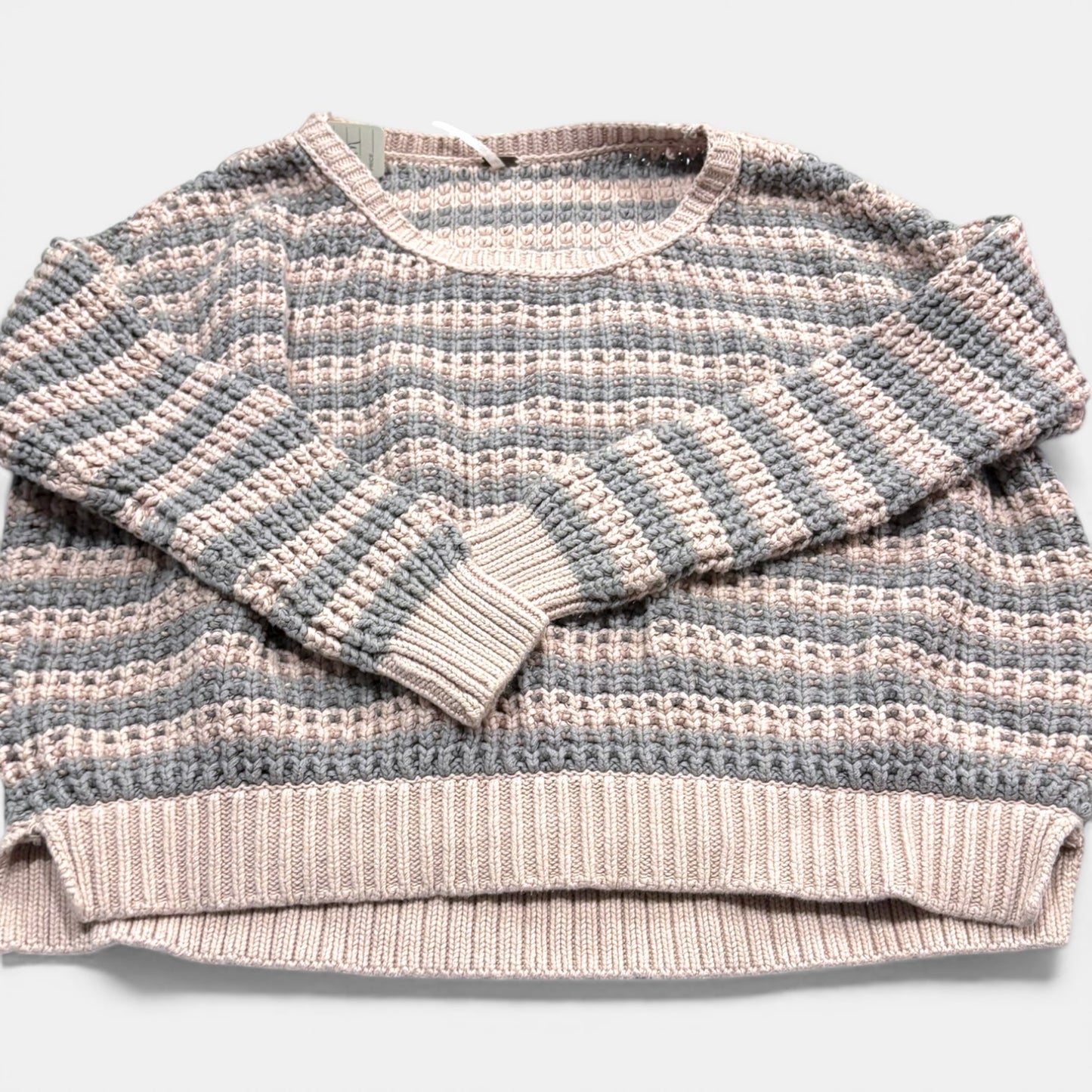 Women’s sweater medium