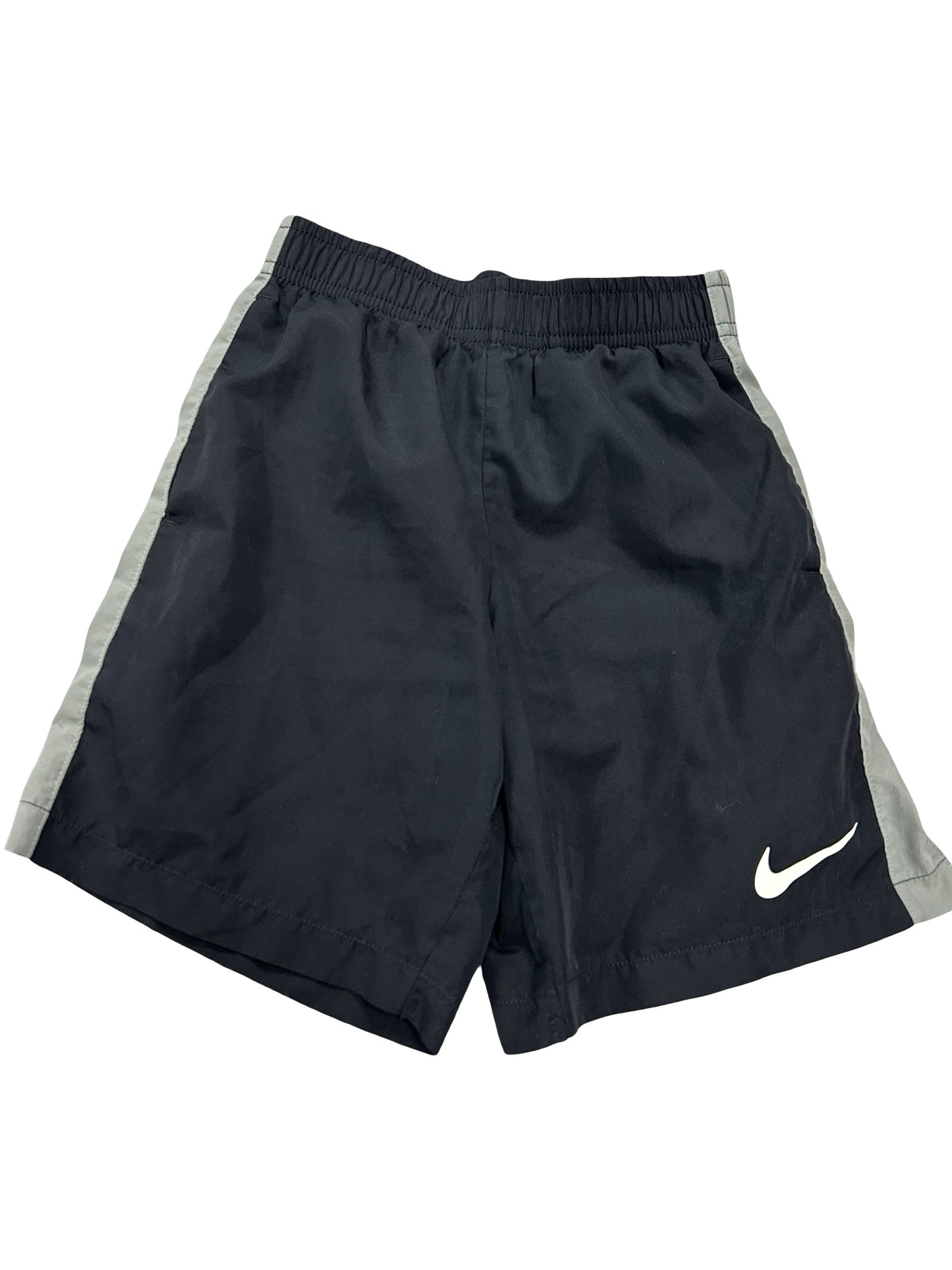 Boys 6 Nike shorts