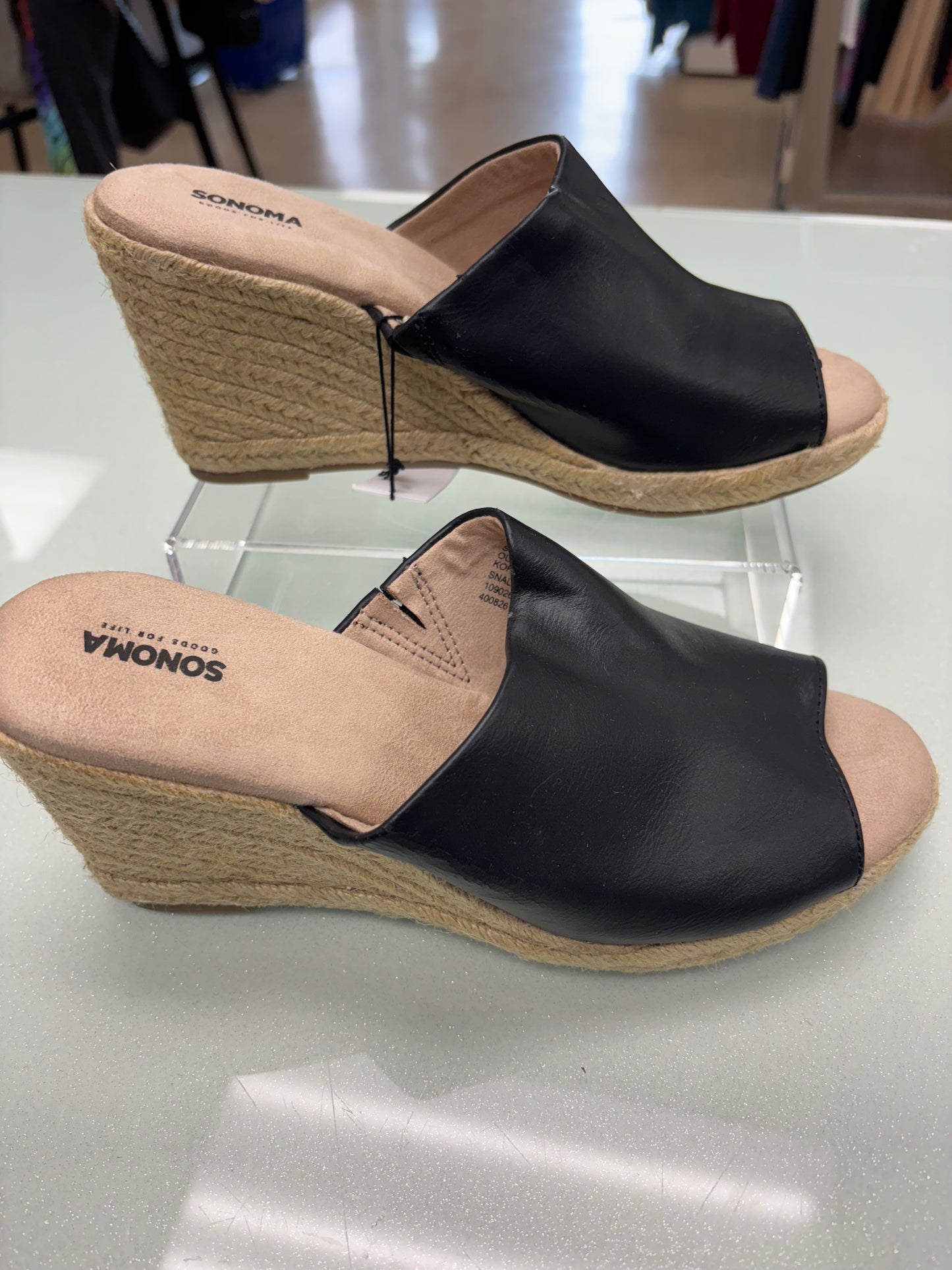 Women’s 8 wedge sandal new