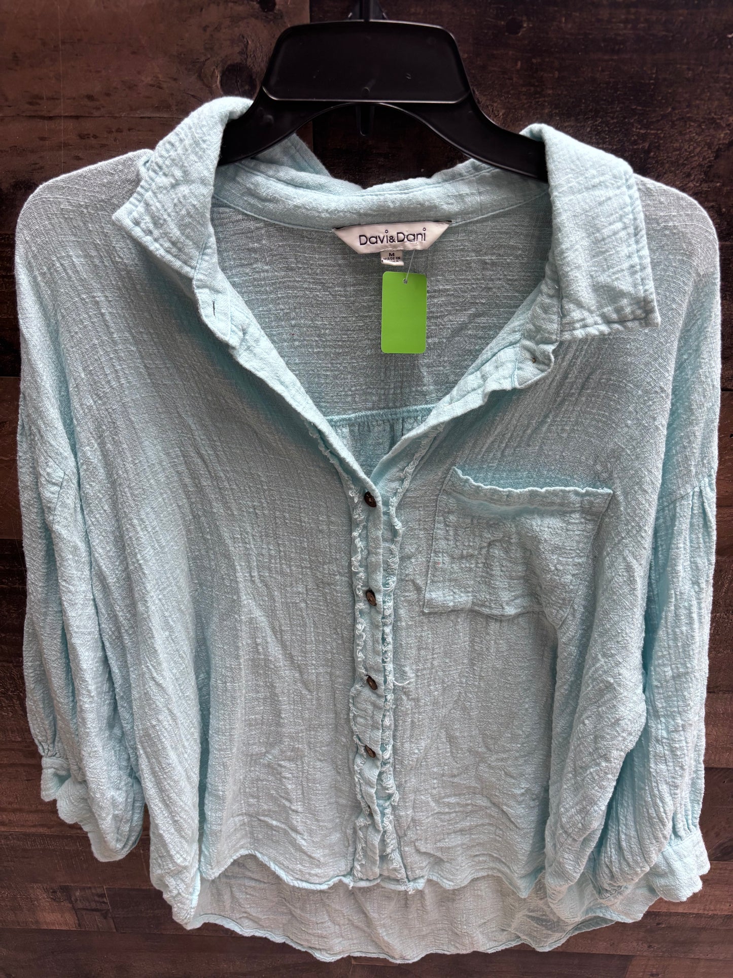 Women’s medium button shirt