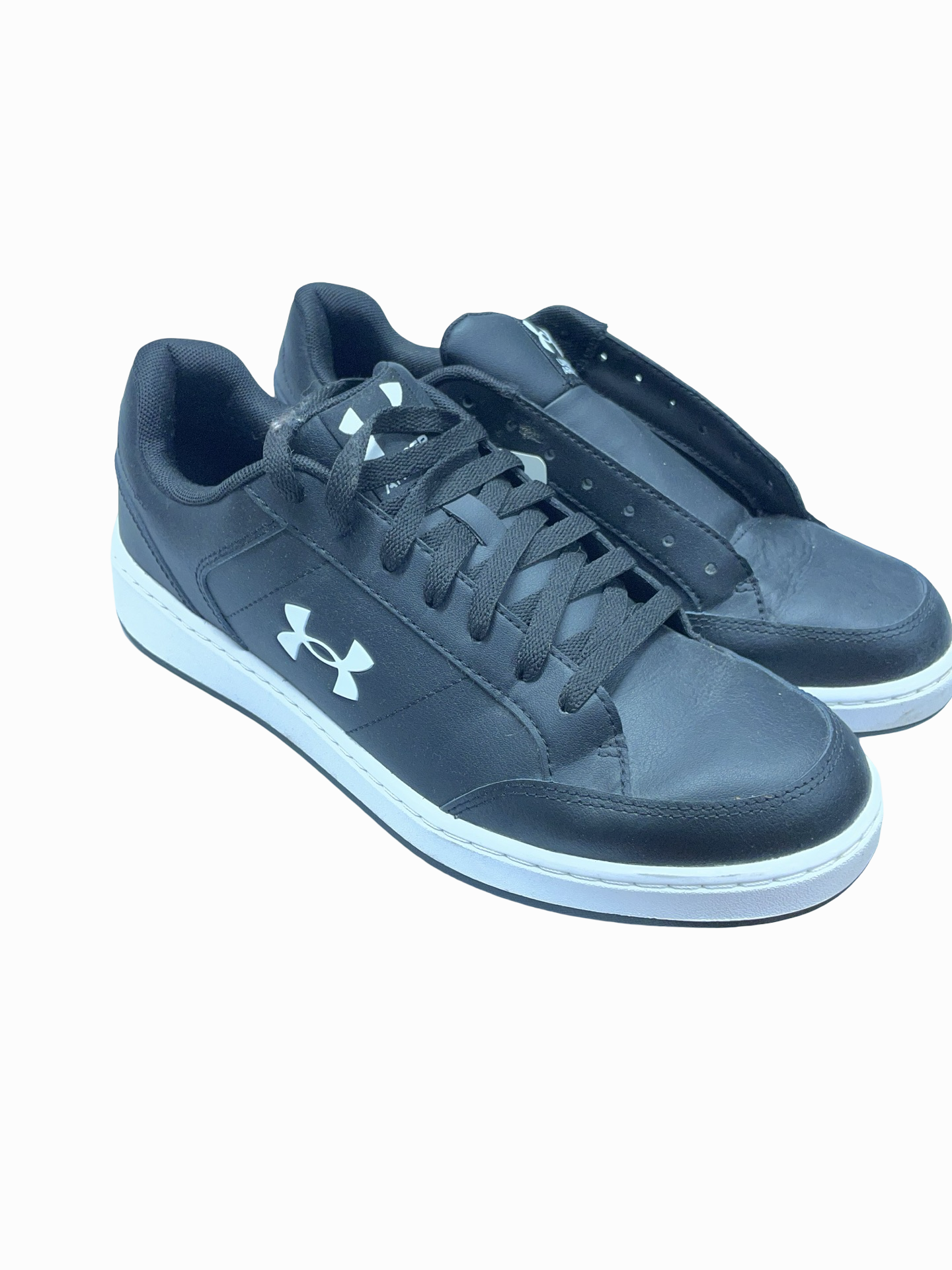 Men’s 10.5 UA Shoes (One missing lace)