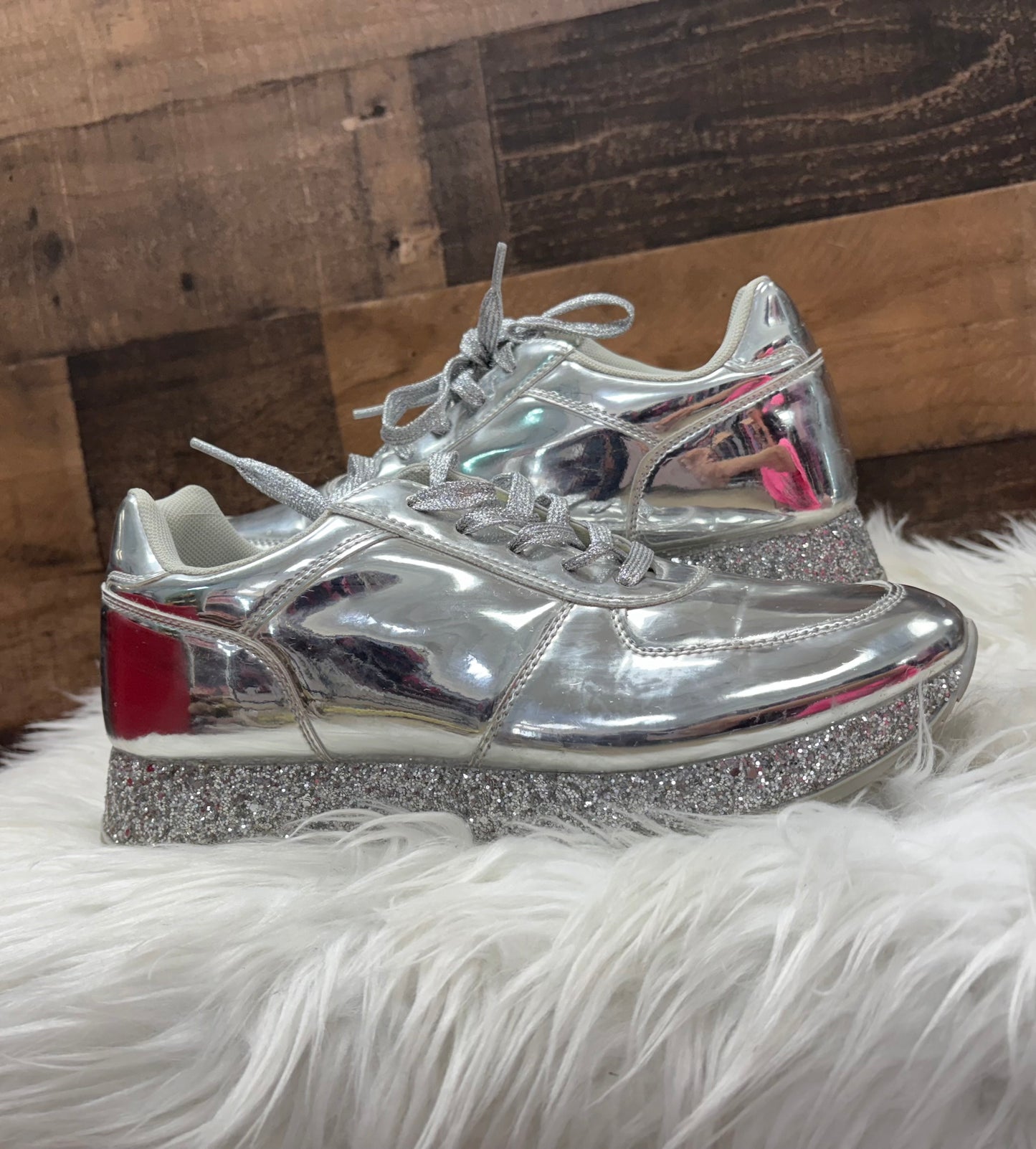 Women’s 10 shoes