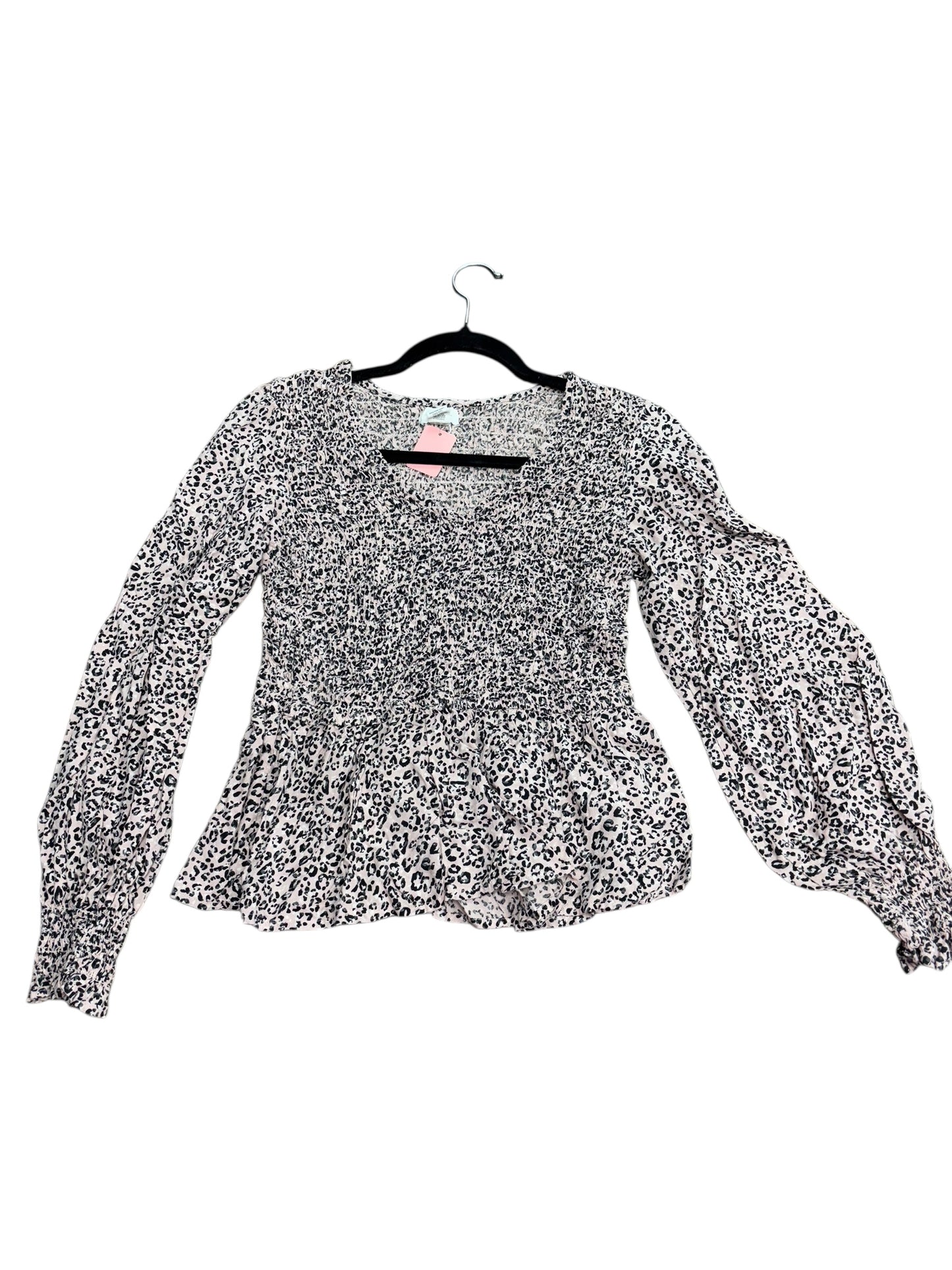 Women’s medium blouse