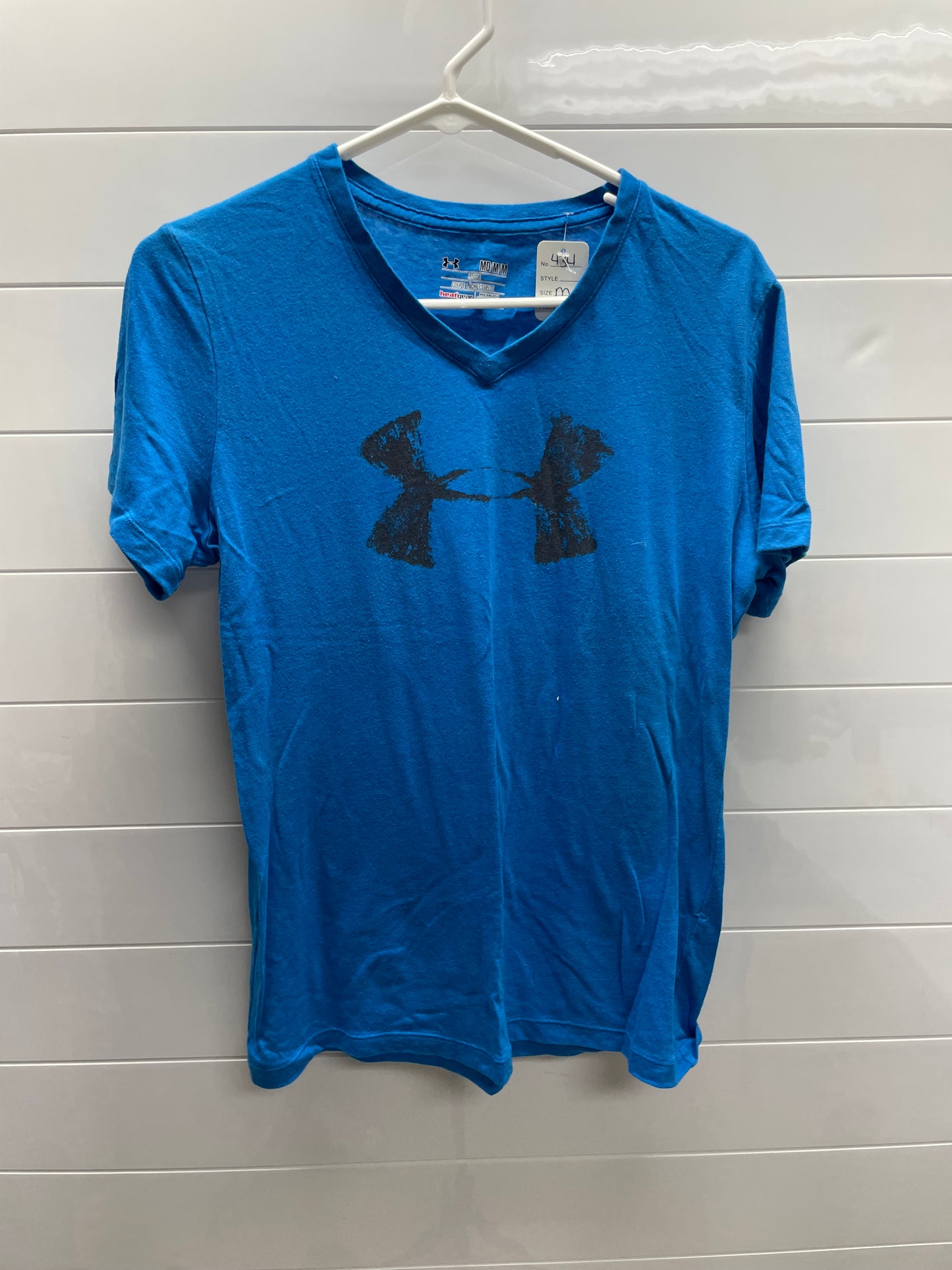 Women’s medium UA tee