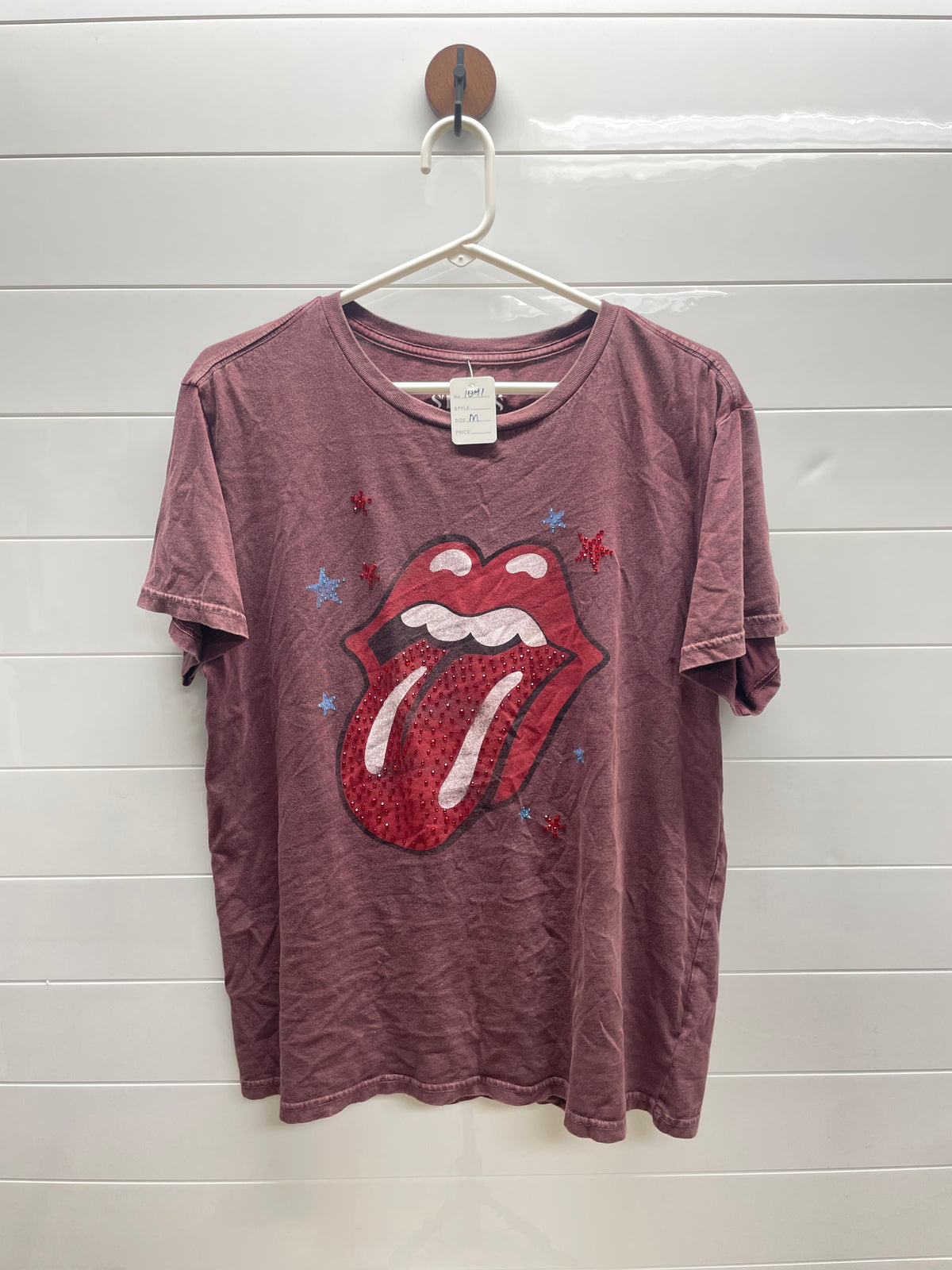 Women’s medium tee