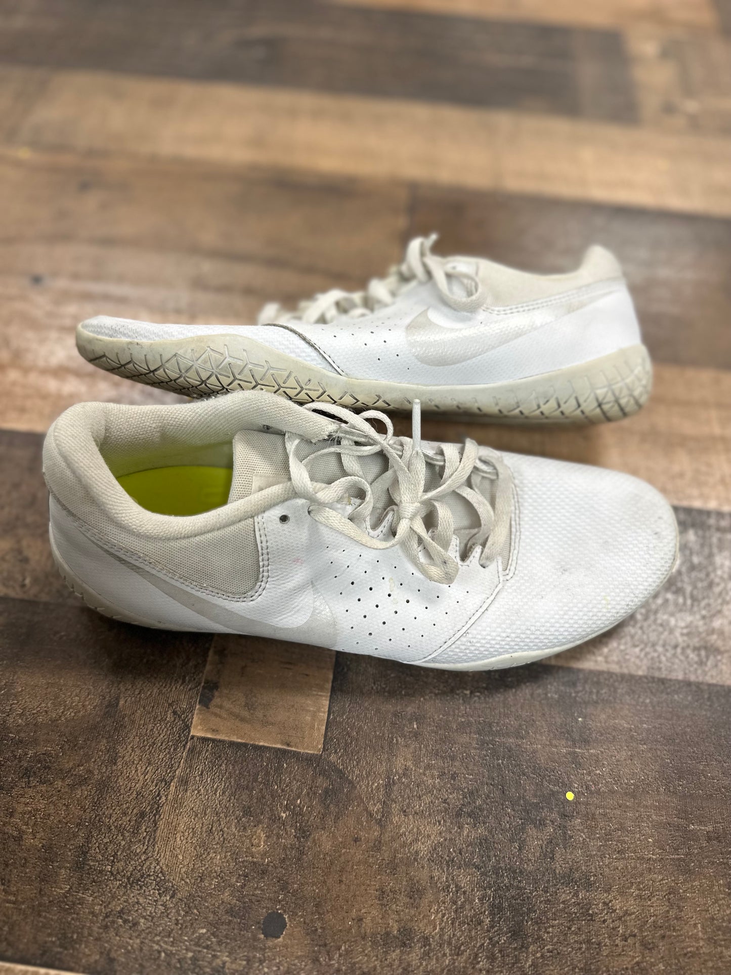 women’s 9 cheer shoes