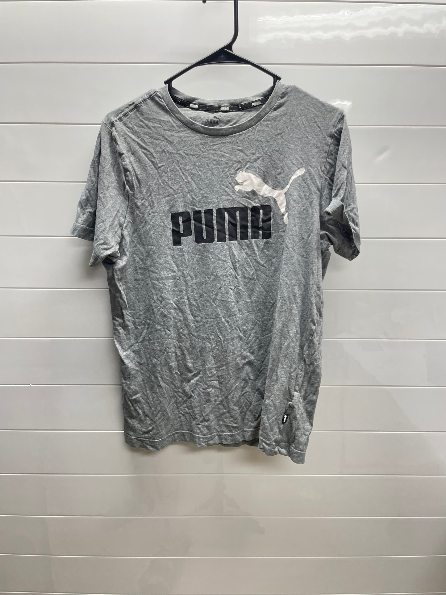 Men’s medium puma tee