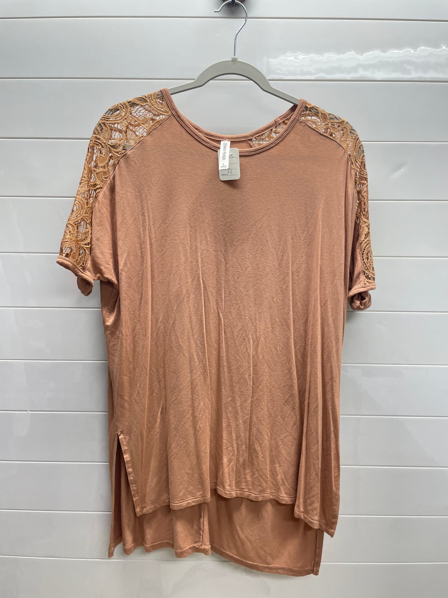 Women’s large tee