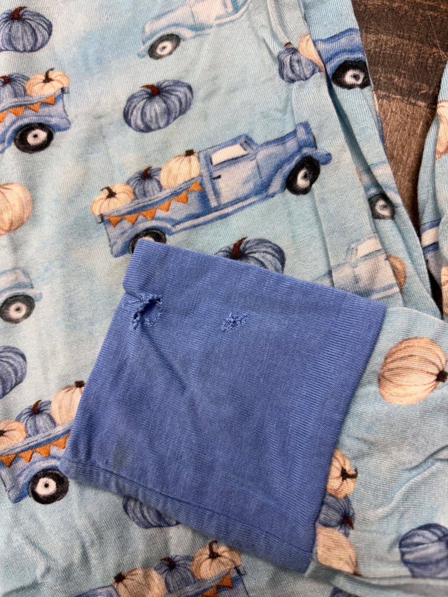 Boys 8 bamboo - small hole in cuff
