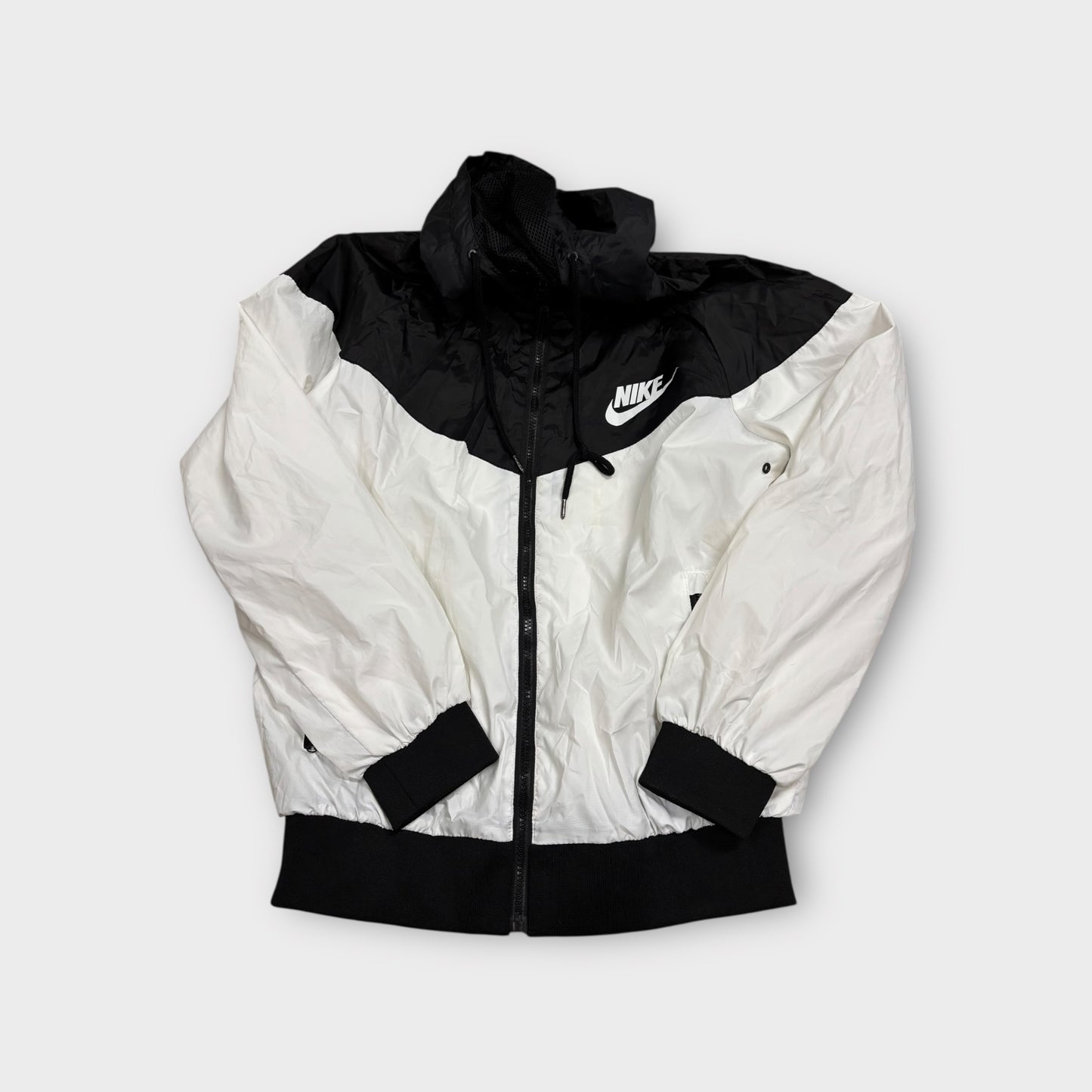 Women’s fits large thing Nike jacket