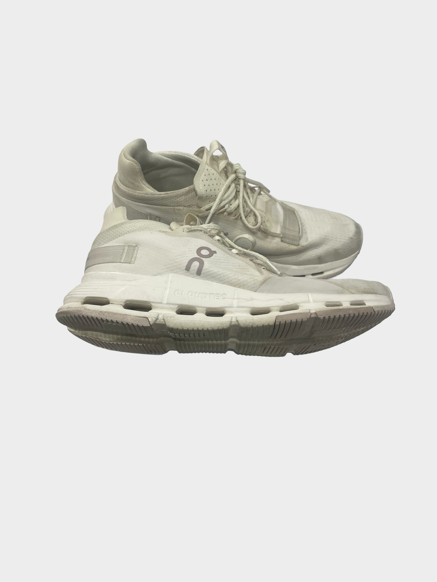 Women’s 8 On Clouds