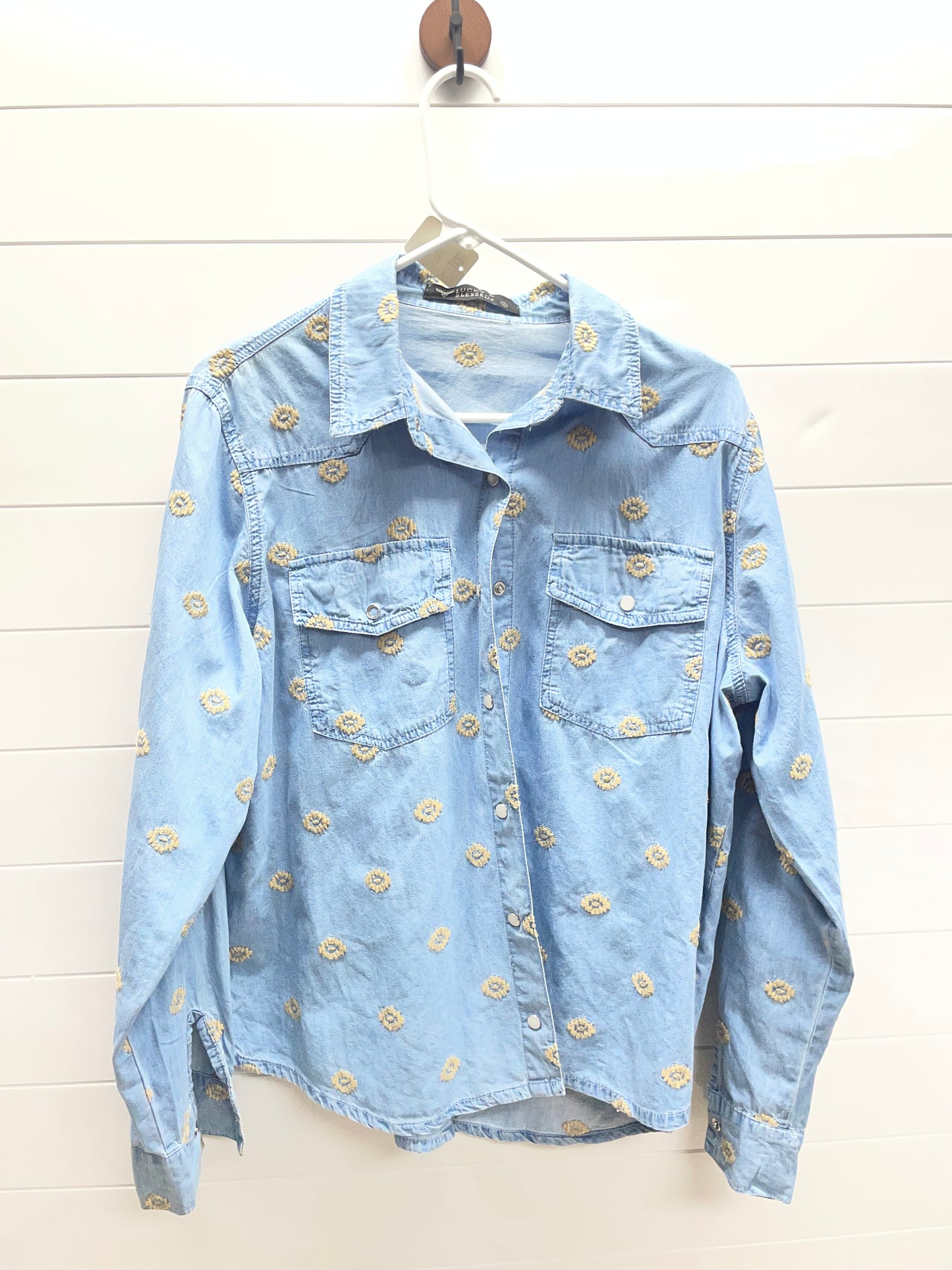Women’s XL Button Up