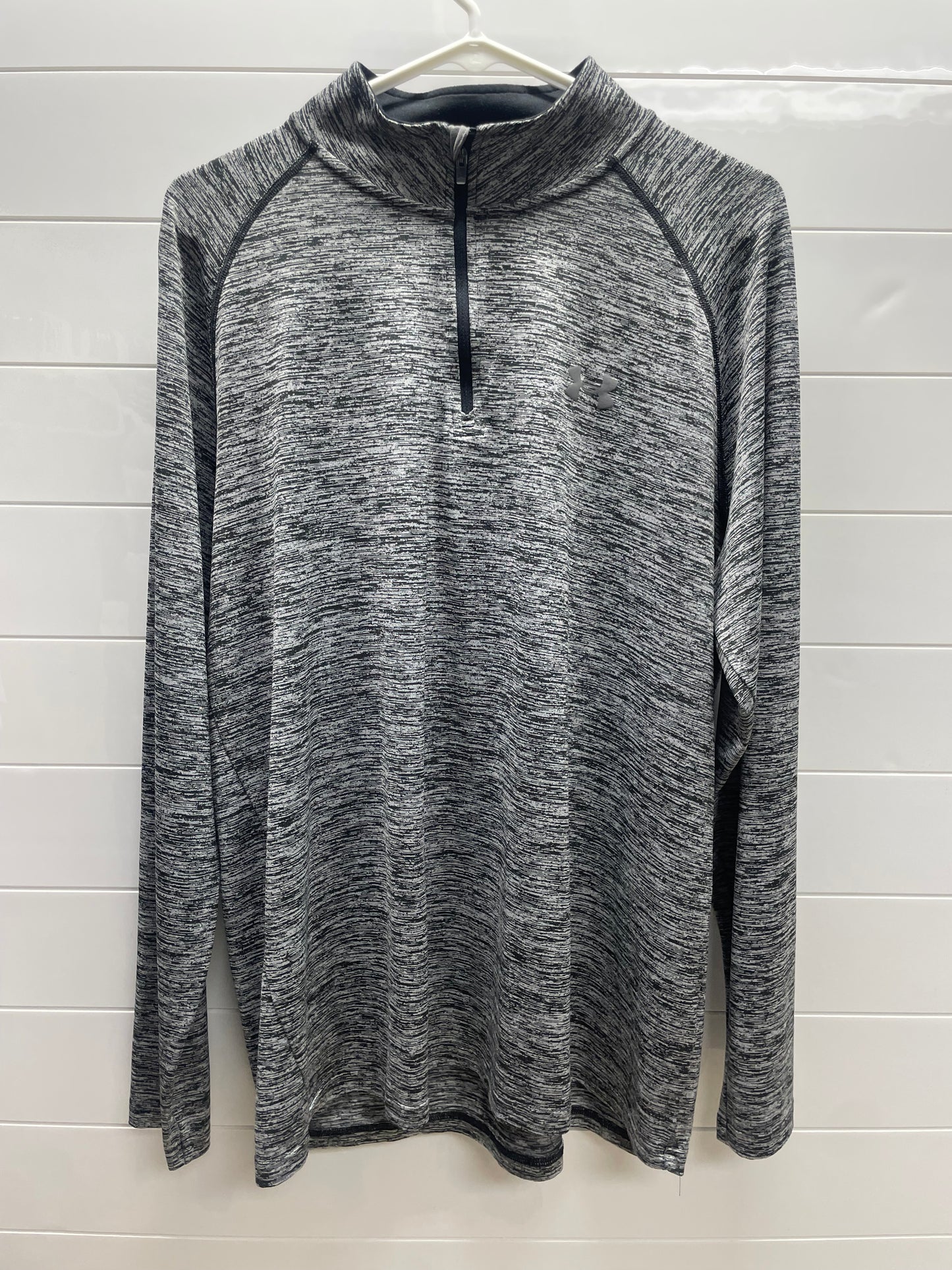 Men’s Large UA Quarter Zip