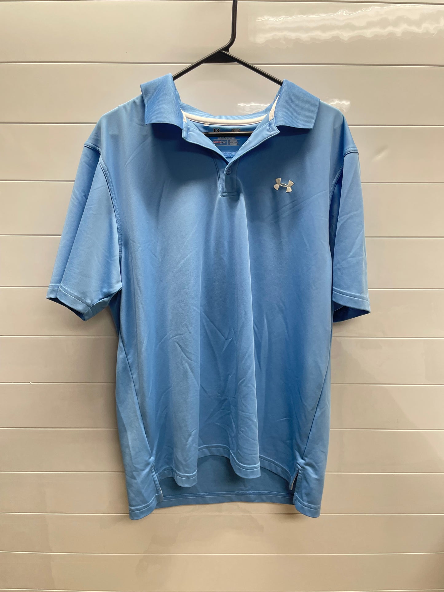Men’s large UA polo