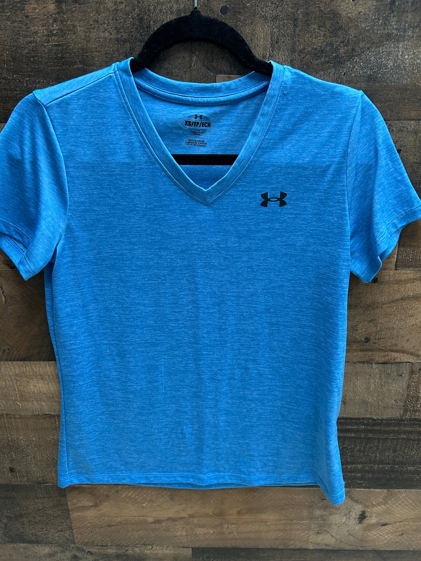 Womens ua xs shirt