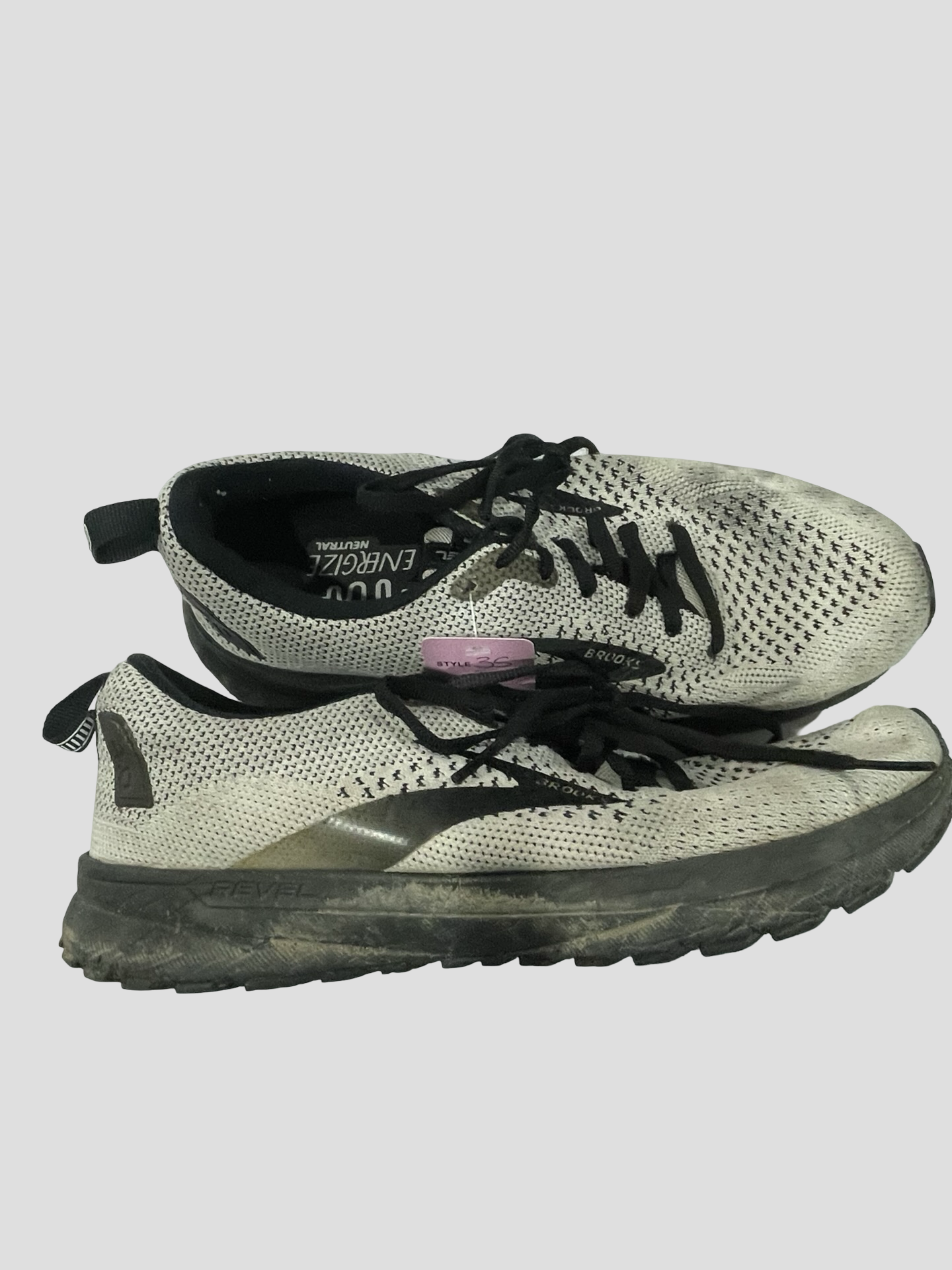 Women’s 8 Brooks