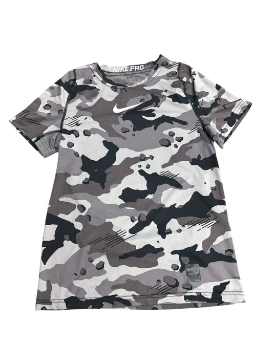 Bous medium Nike shirt