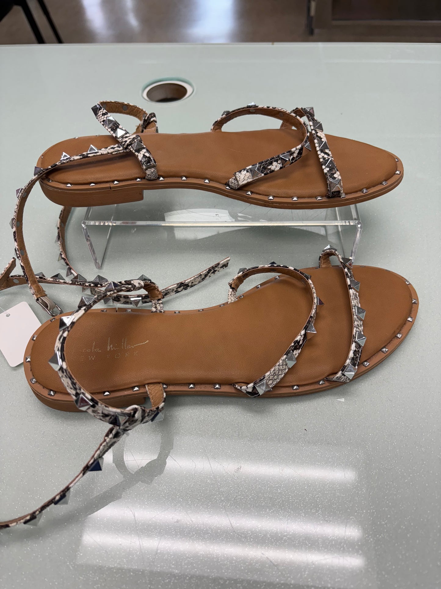 Women’s 10 sandals
