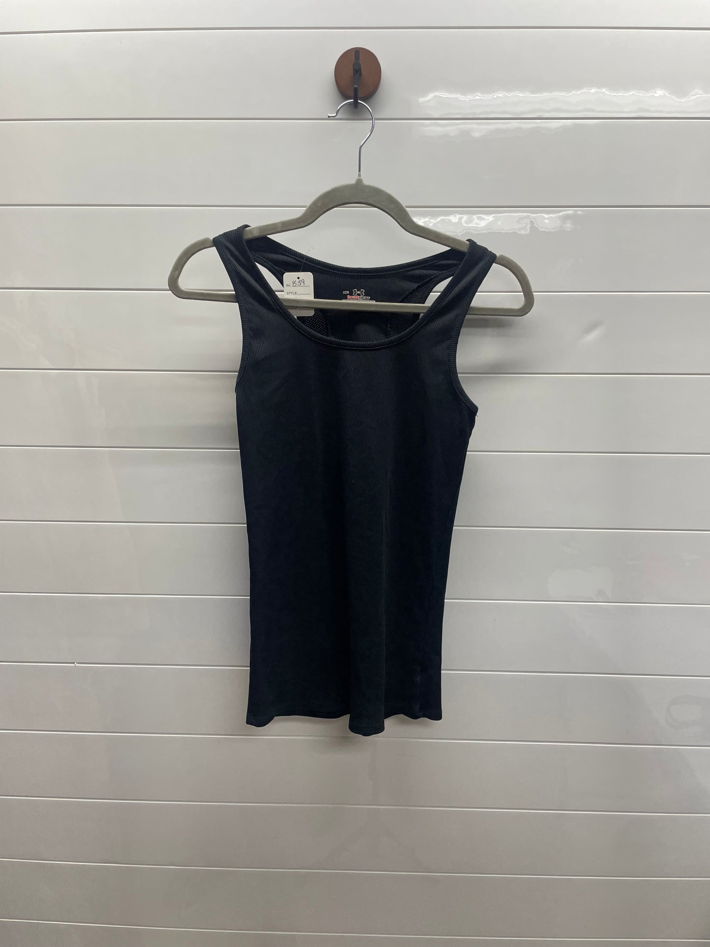 Women’s medium UA tank