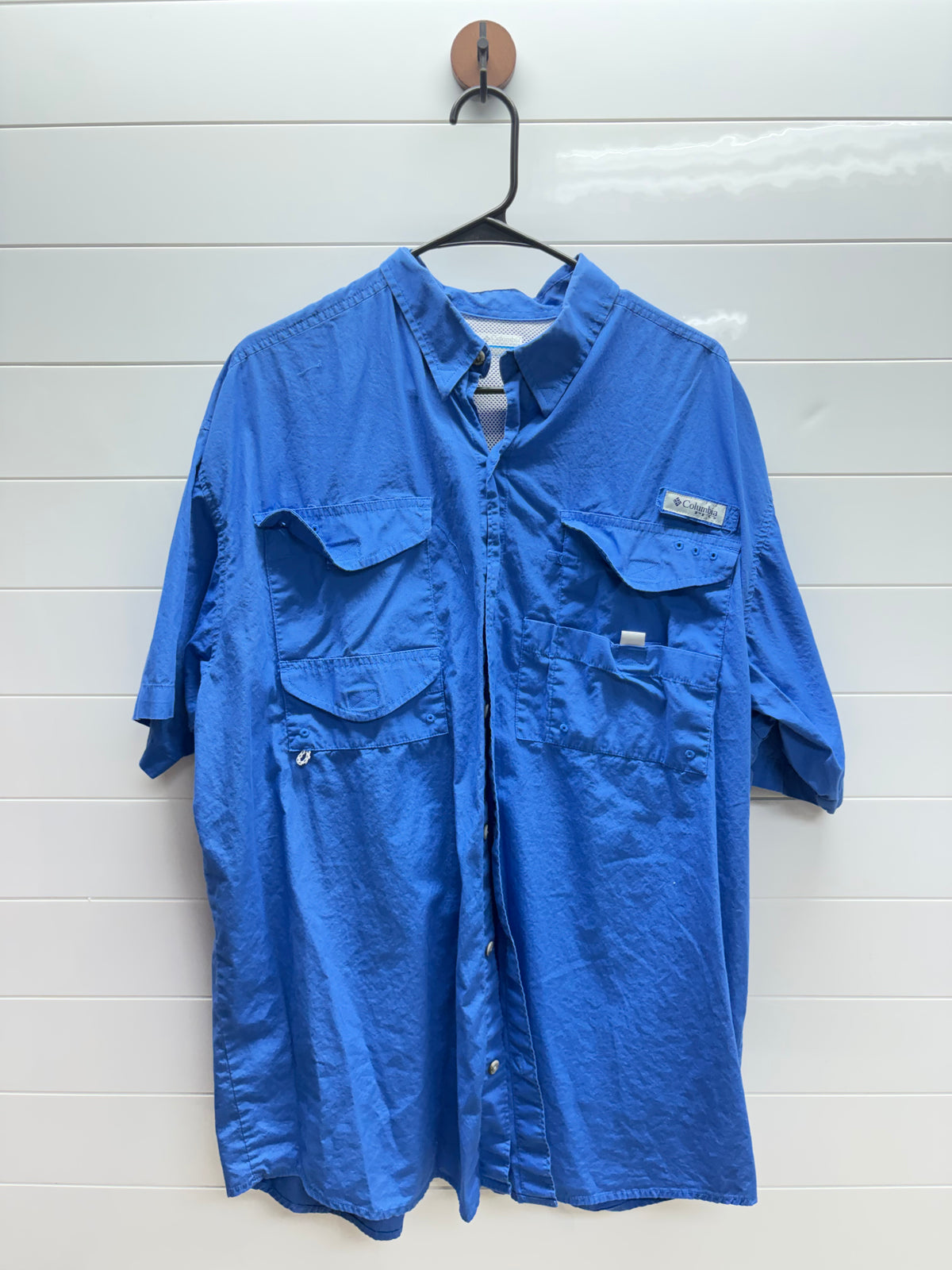 Men’s large Columbia button up