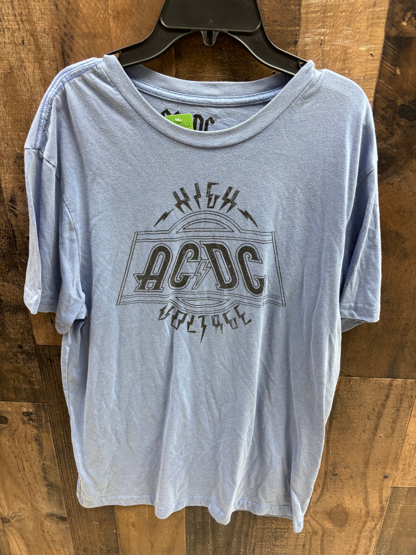 Women’s medium graphic shirt