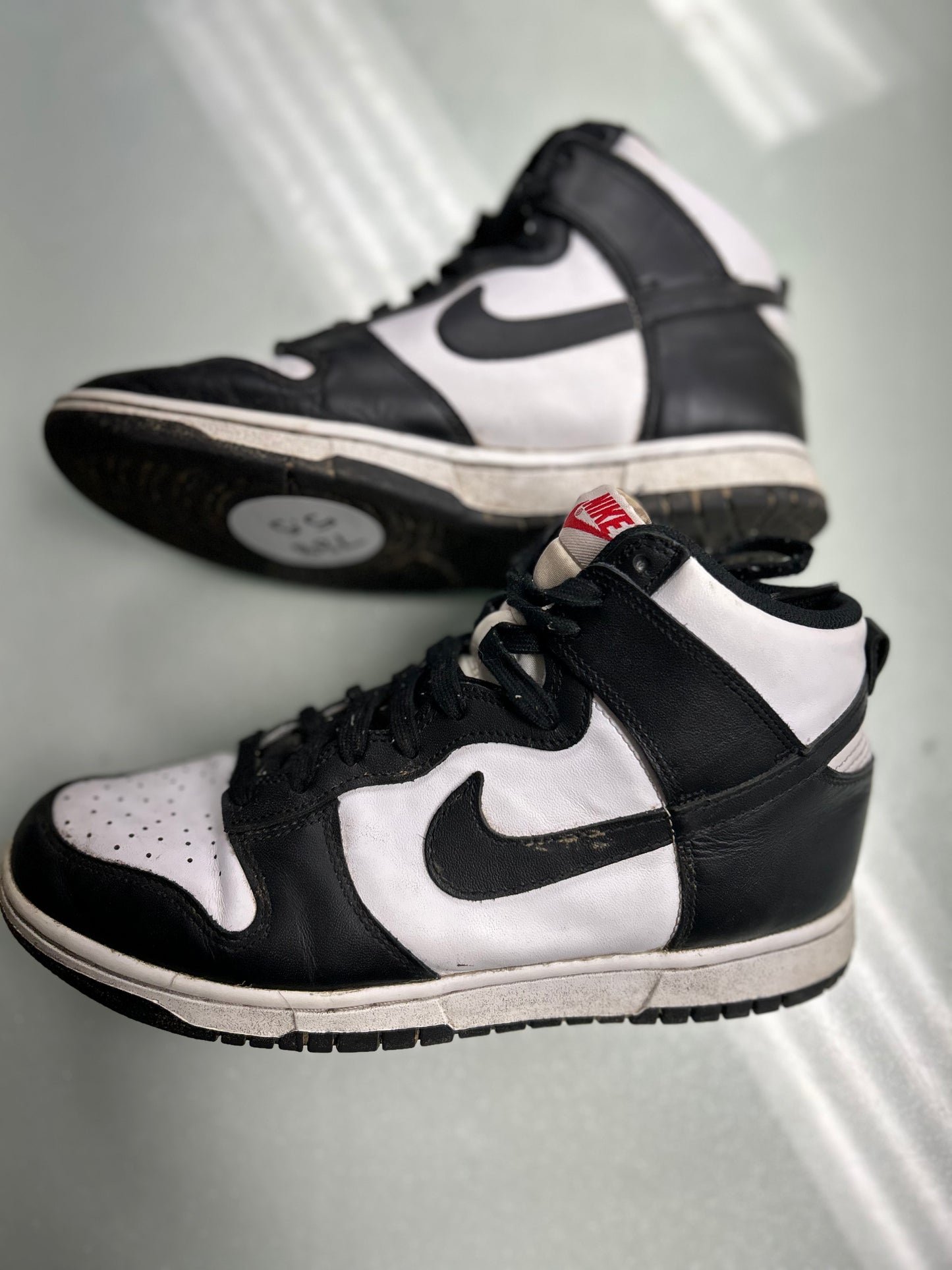 Mens 8.5 nike shoes