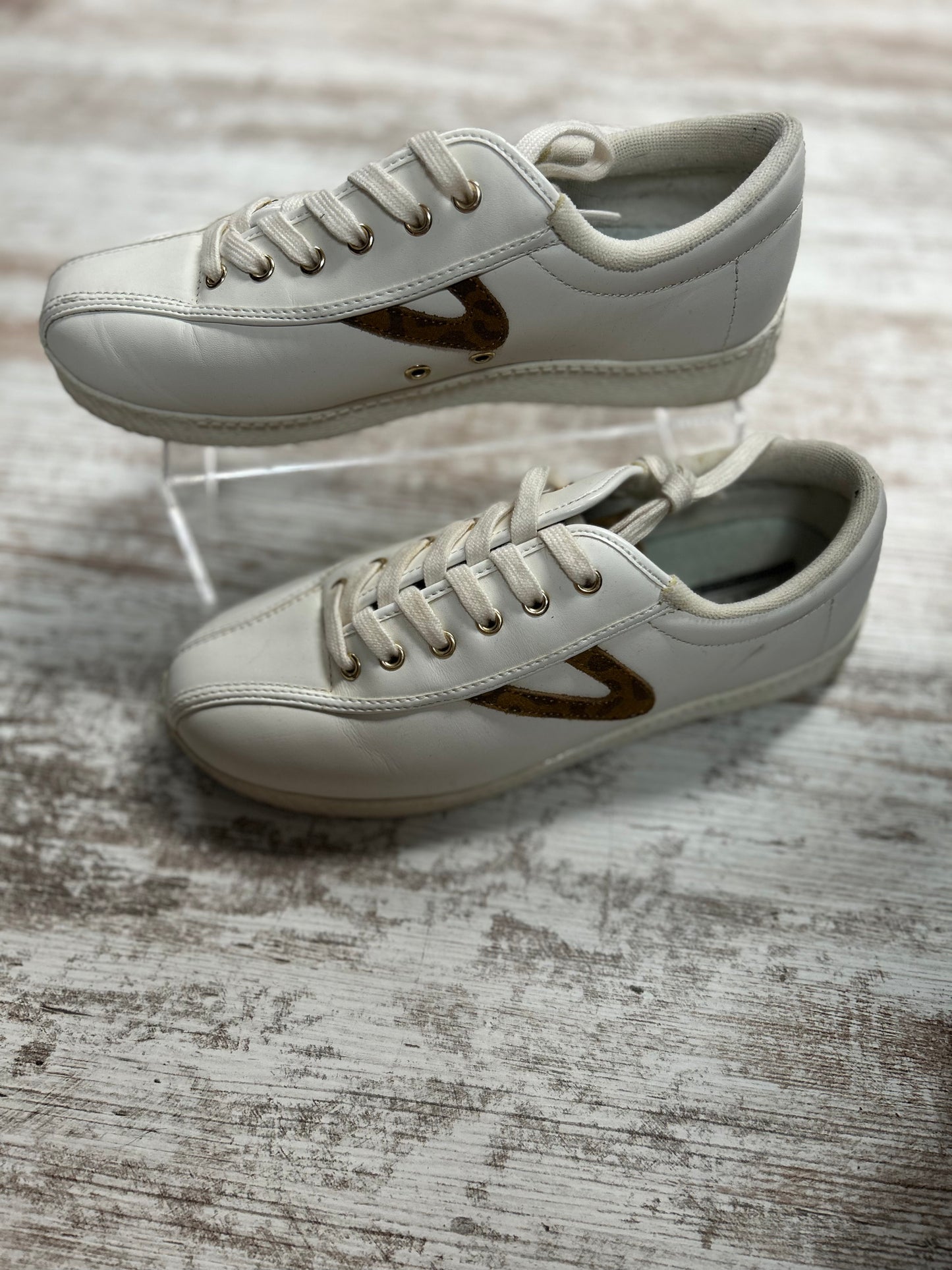 Womens 7 shoes