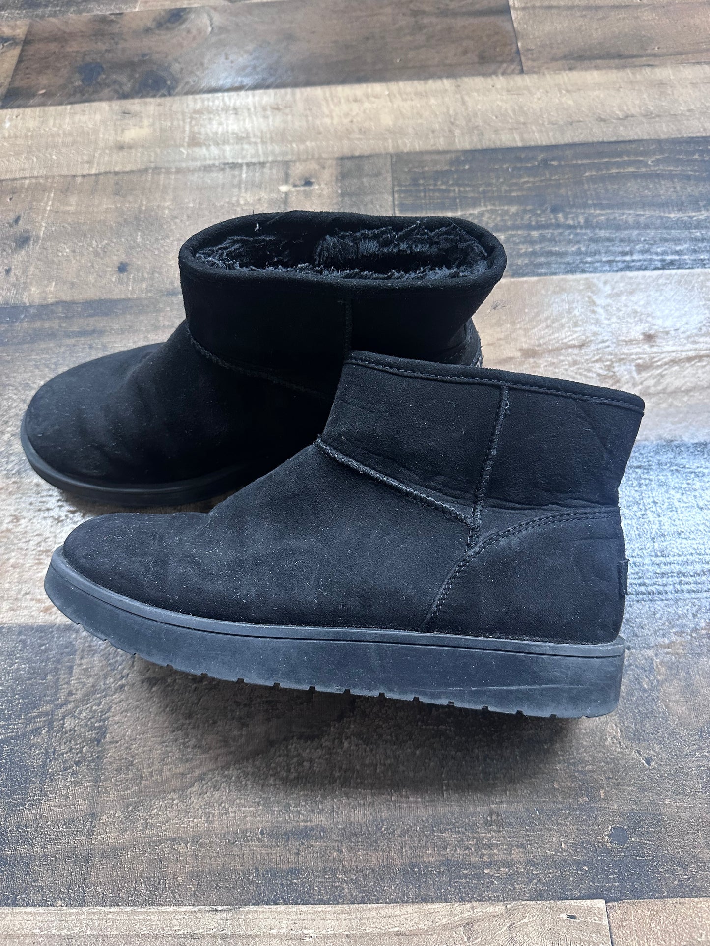 Women’s 9.5 boots
