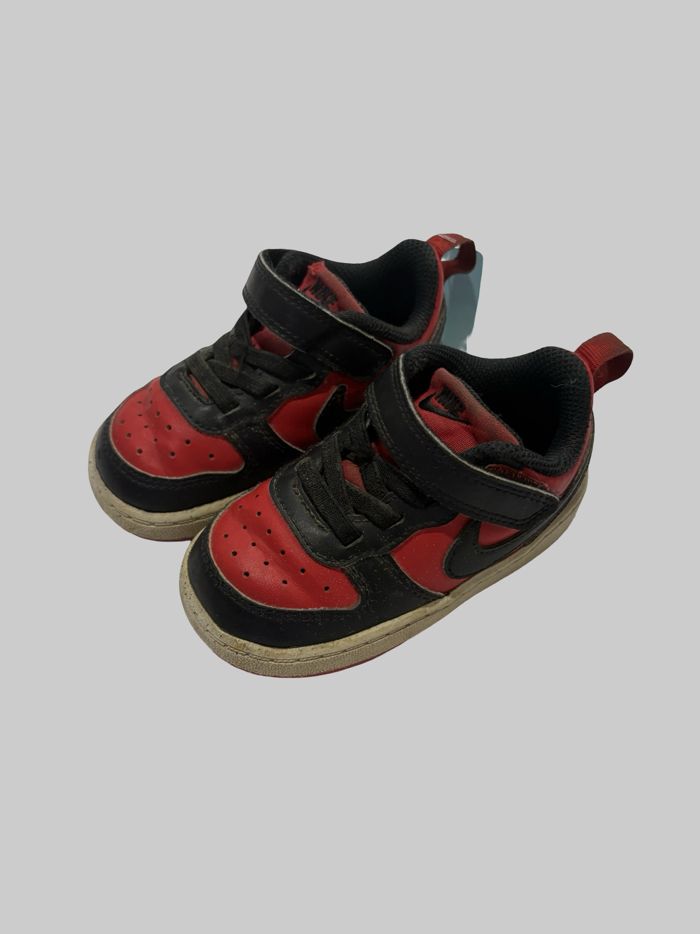 Boys Nike shoes 6C