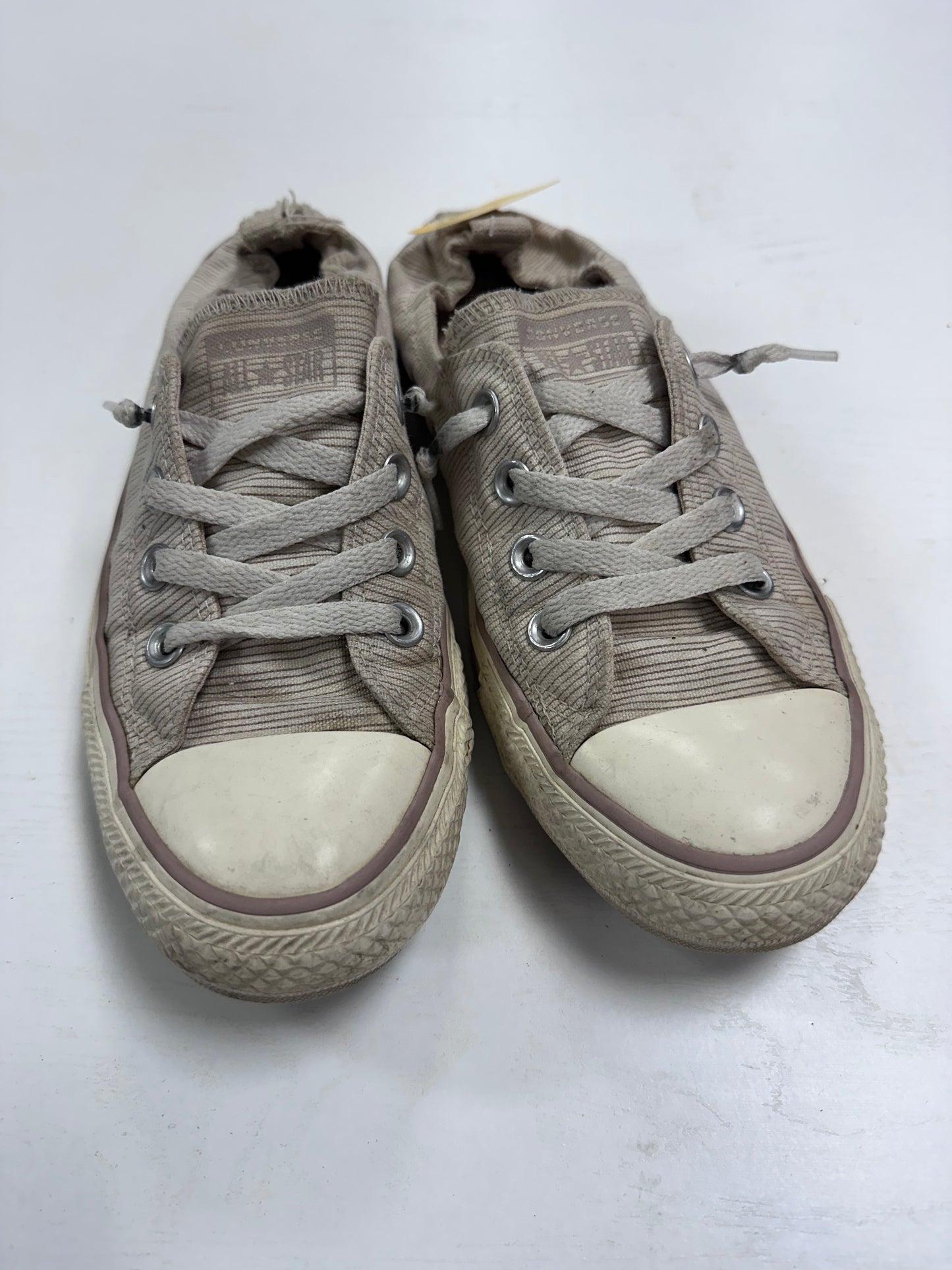 Women’s 8 converse