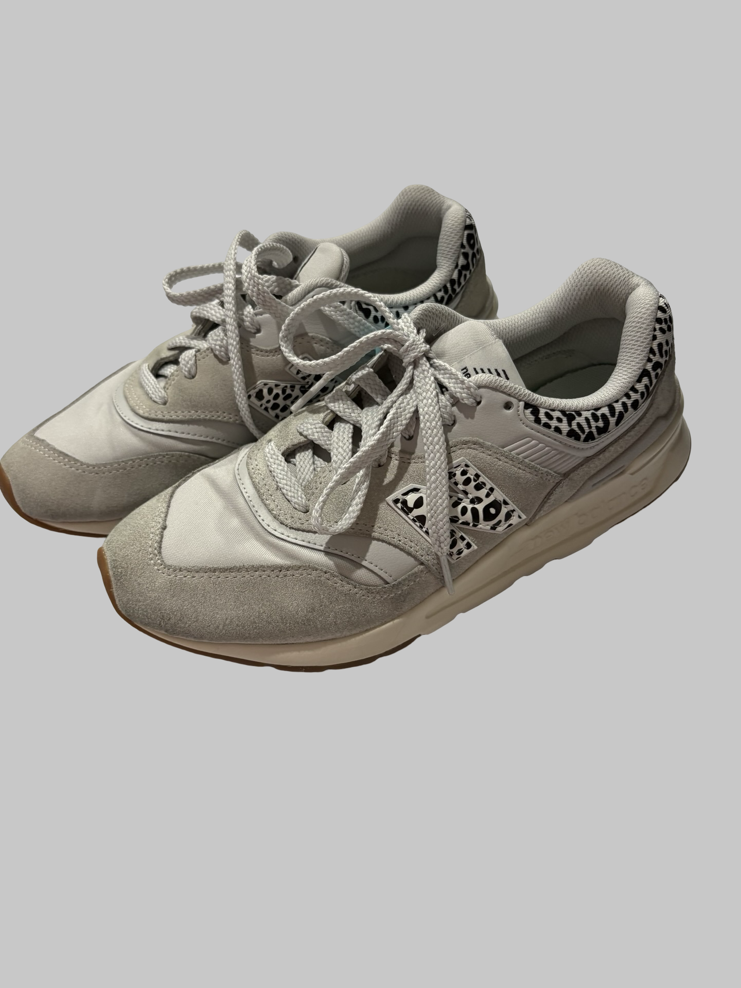 Women’s size 8 New Balance shoes