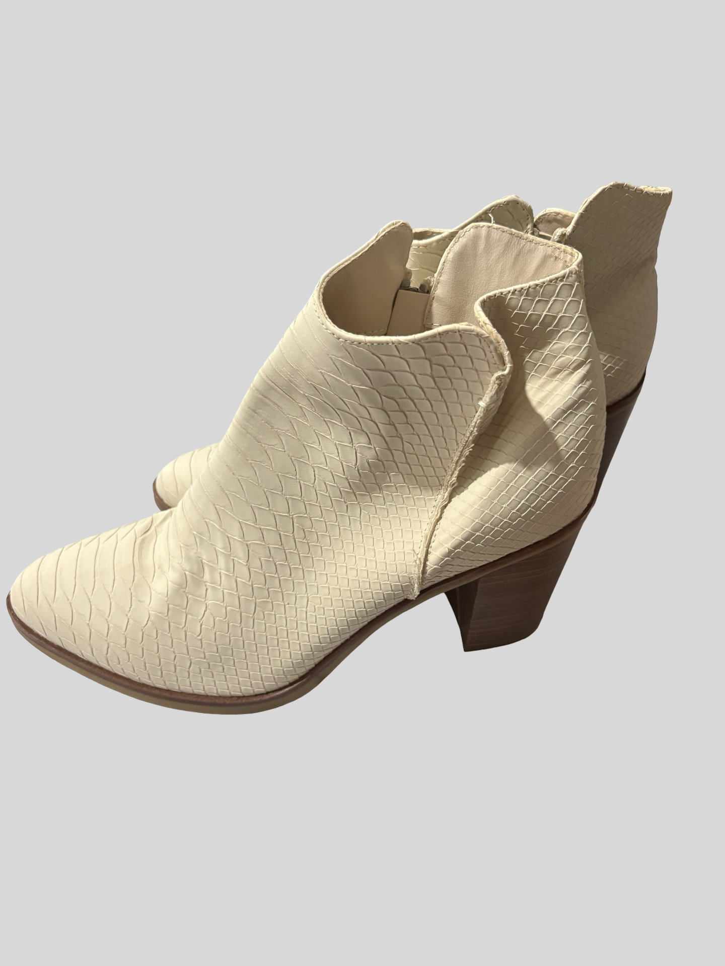 Women’s boots size 9.5