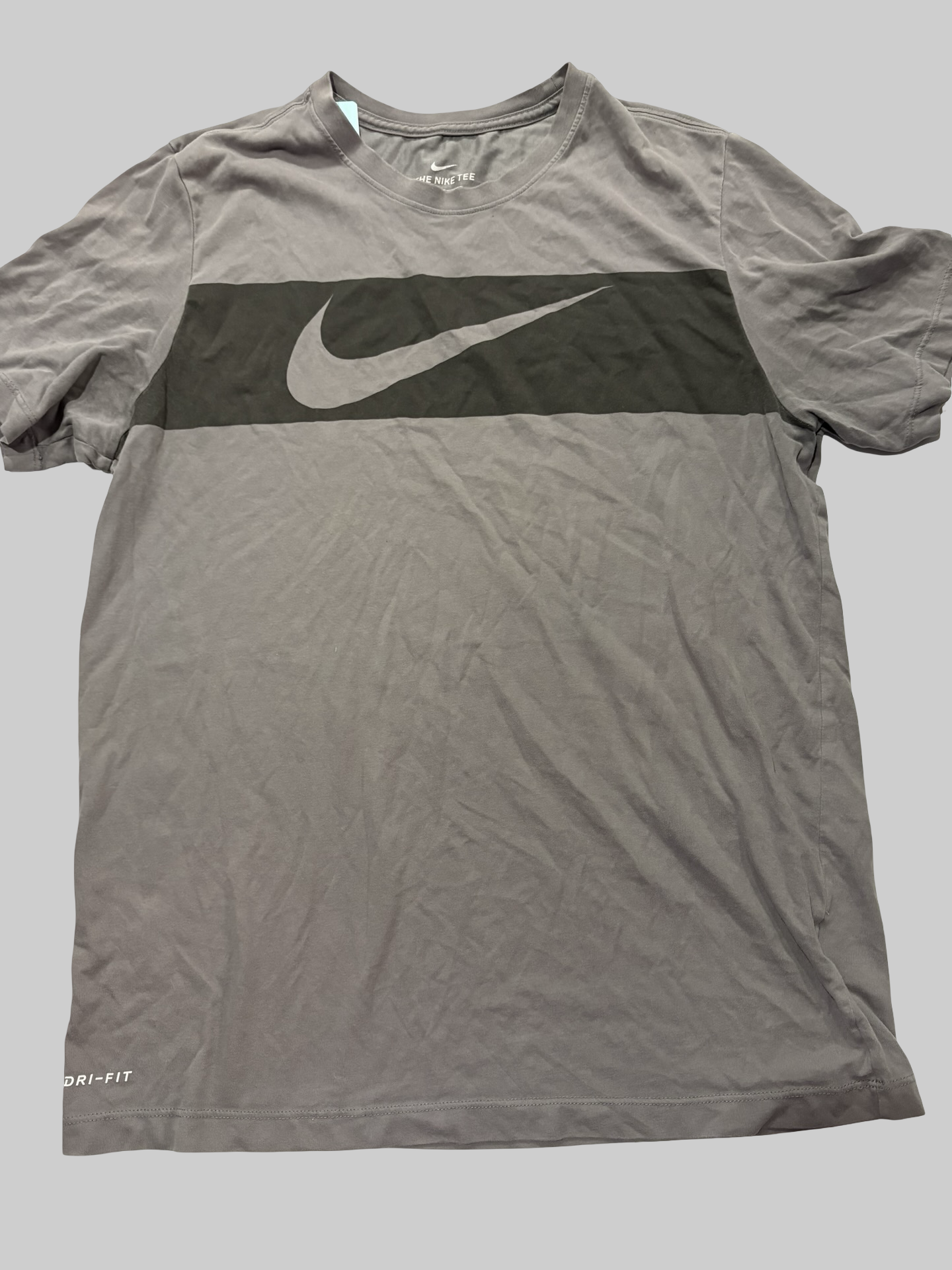 Men’s size large Nike shirt