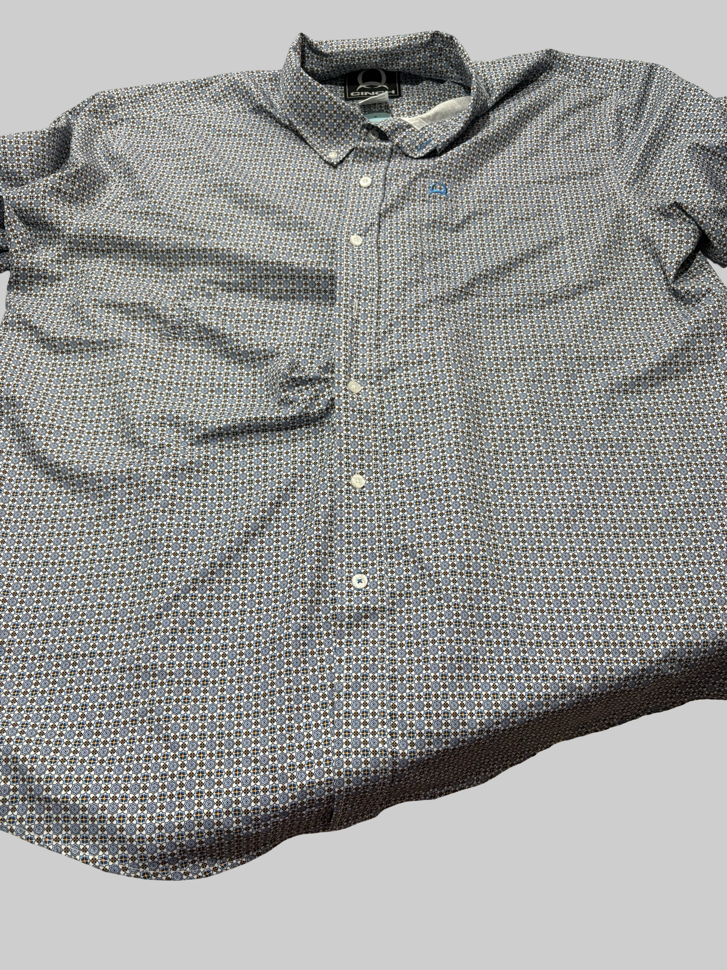 Men’s cinch button up size XL