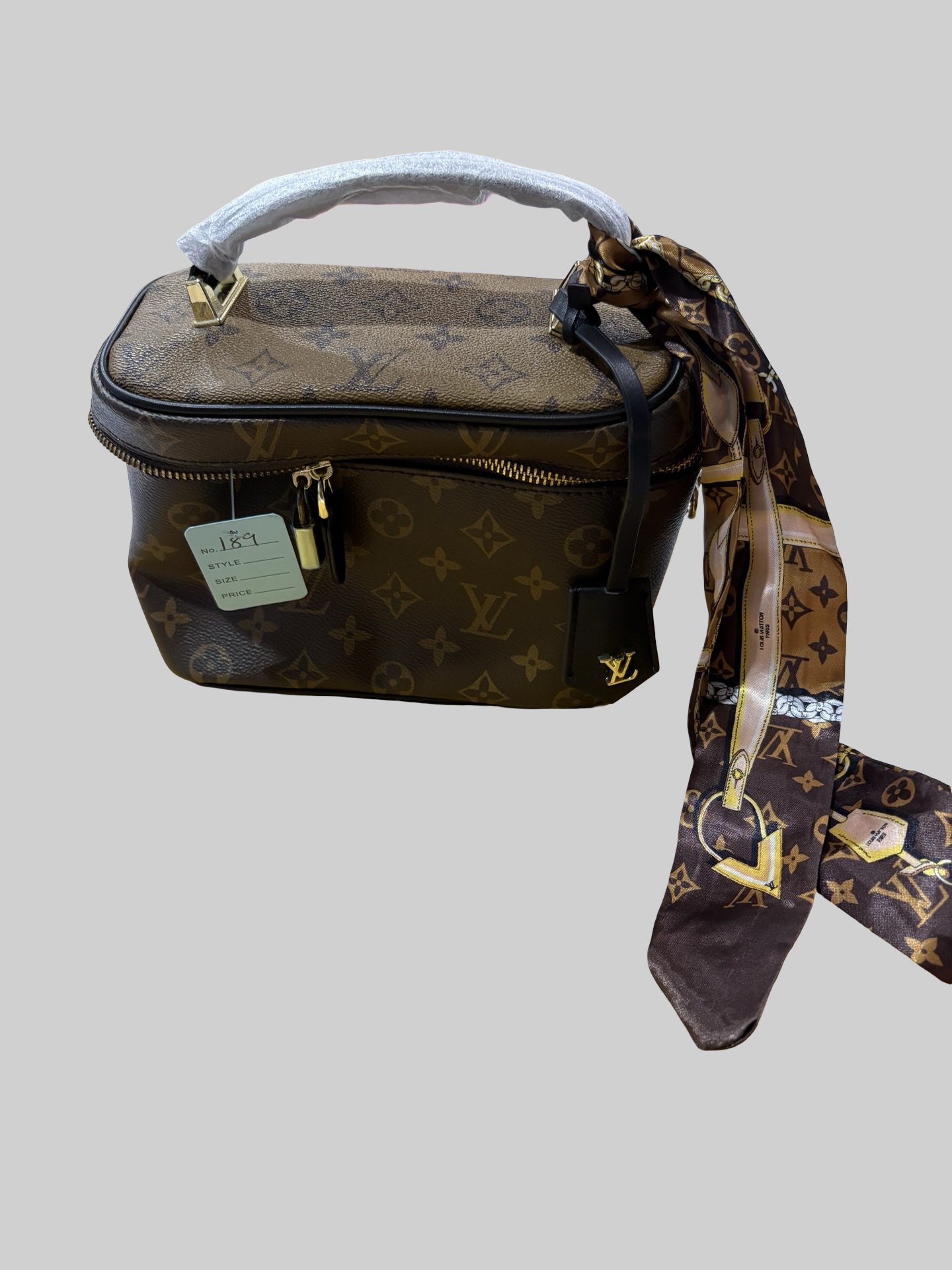 Louis Vuitton ( dupe ) make case