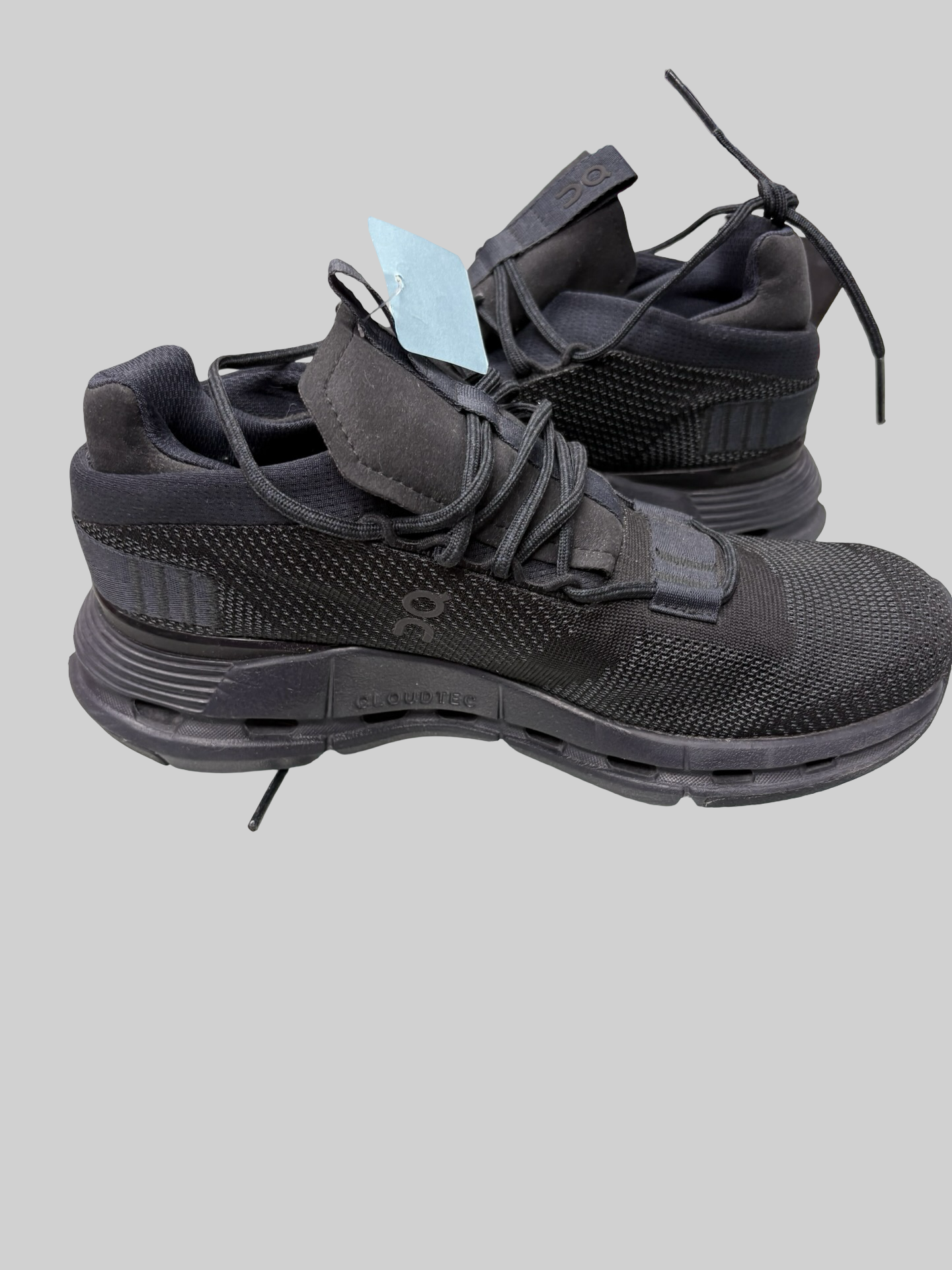 Women’s on cloud size 7