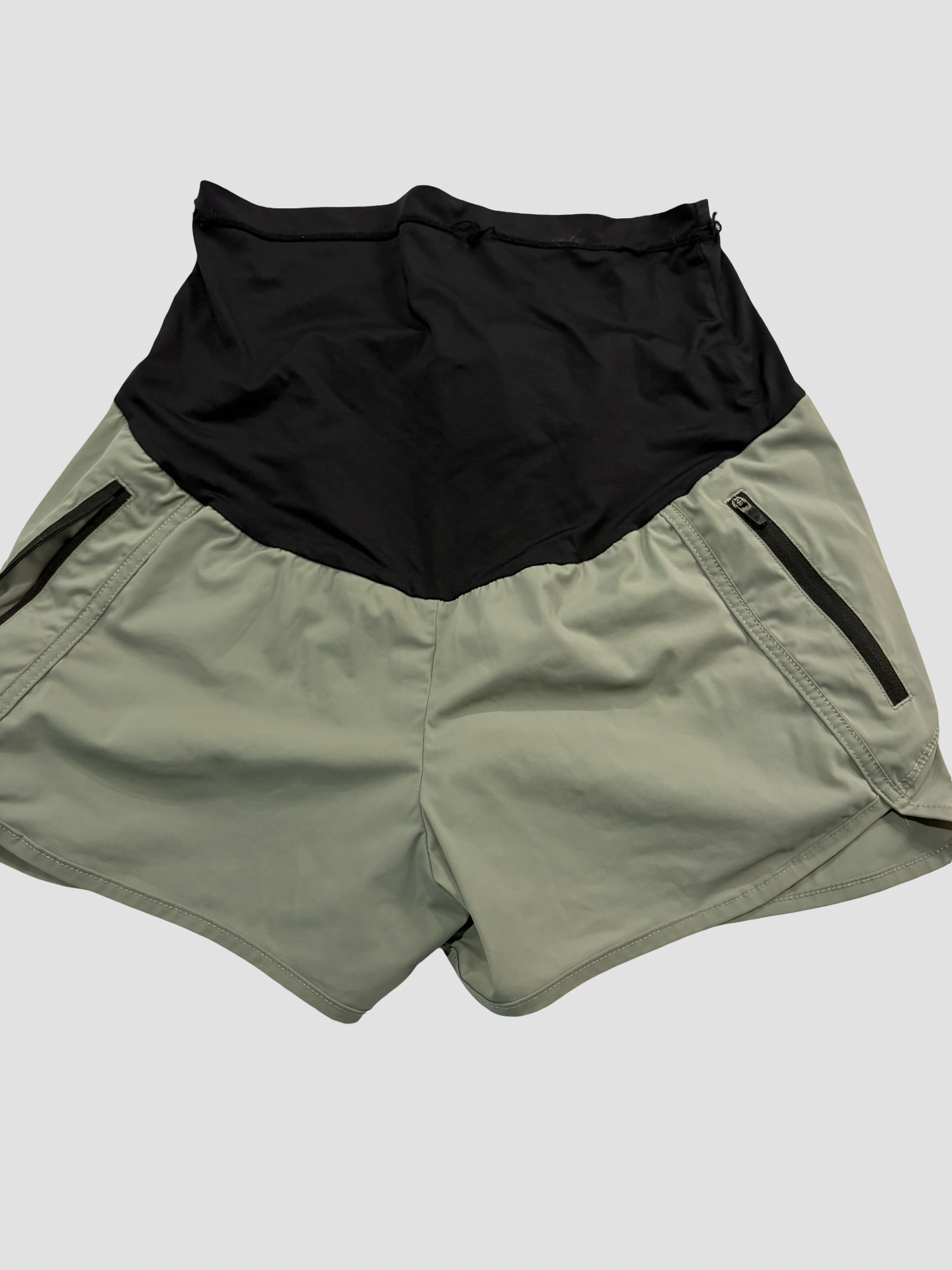 Women’s maternity shorts size small