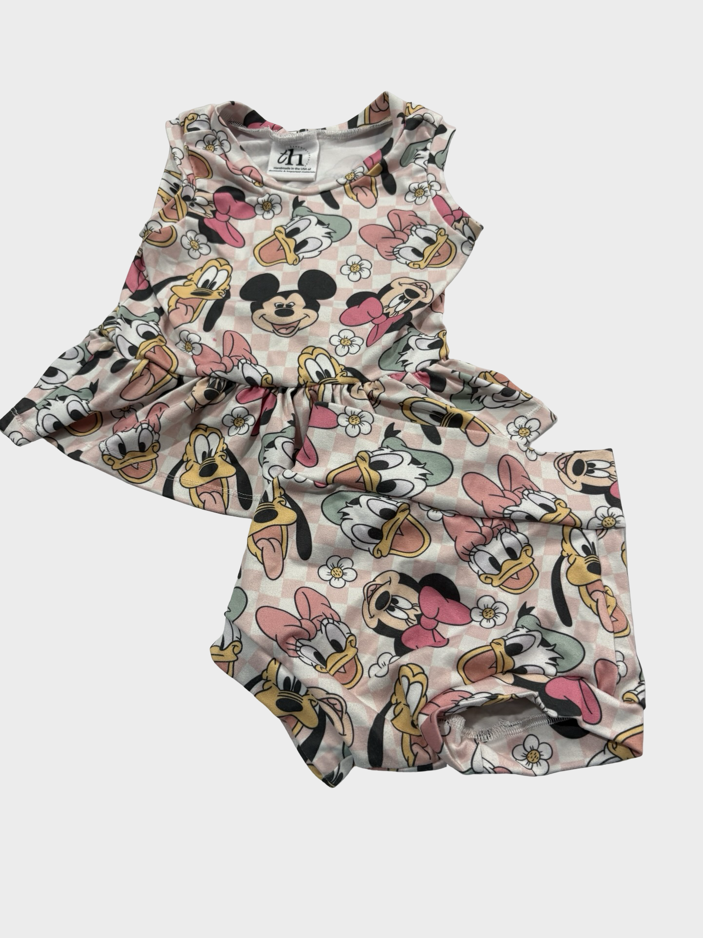 Girls outfit size 12 months ( small spot)