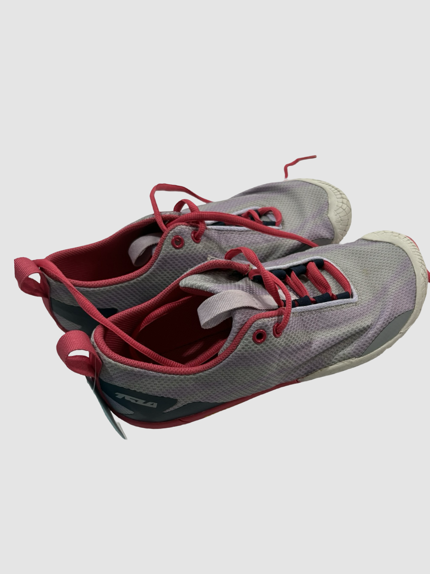 Women’s bare trek tennis shoes size 7