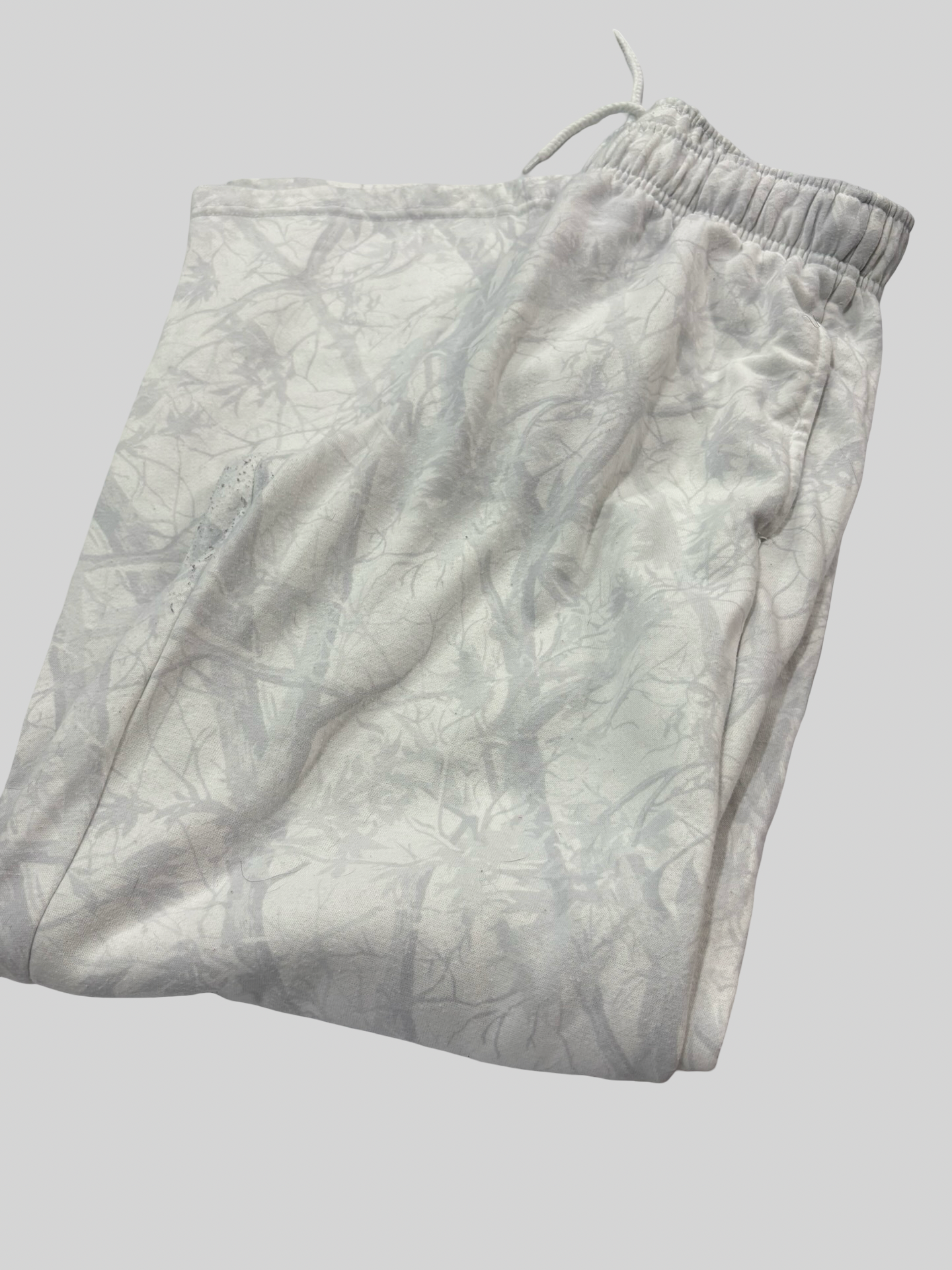 Women’s med camo sweatpants