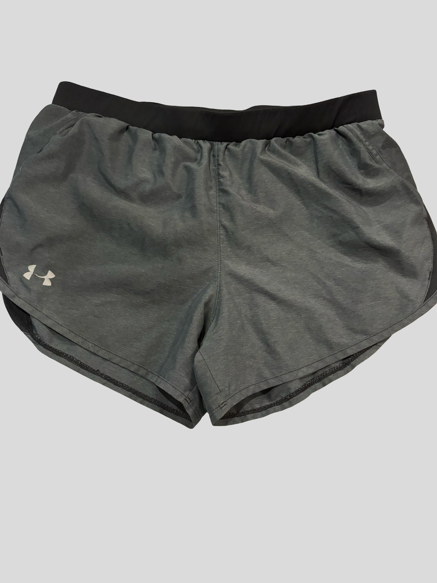 Women’s UA shorts size large