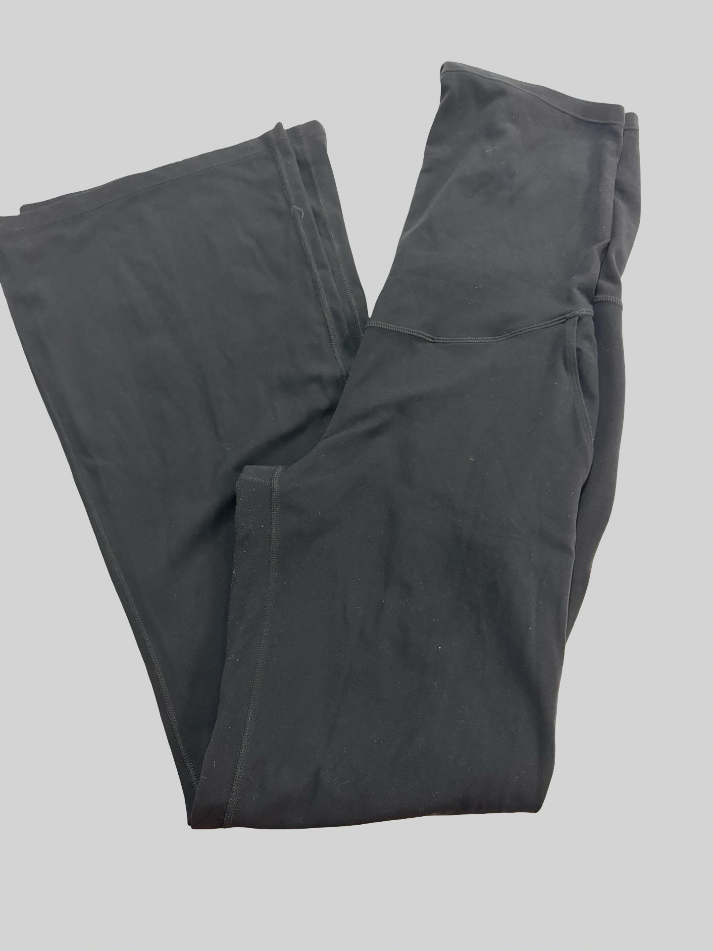 Women’s medium maternity flare leggings