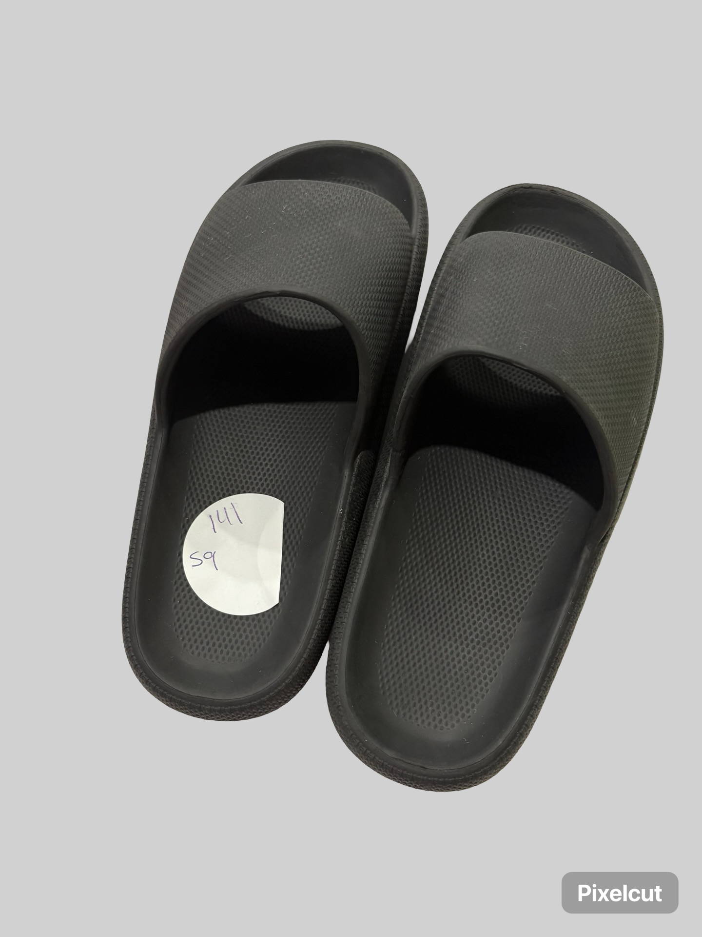 Women’s size 9 slides
