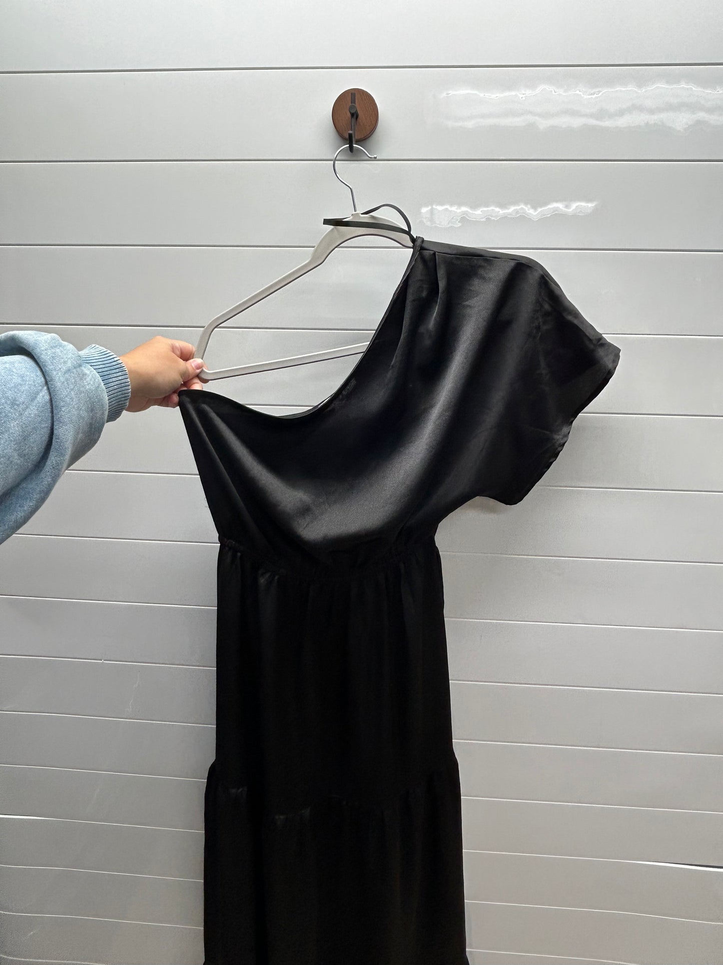 Woman’s medium dress