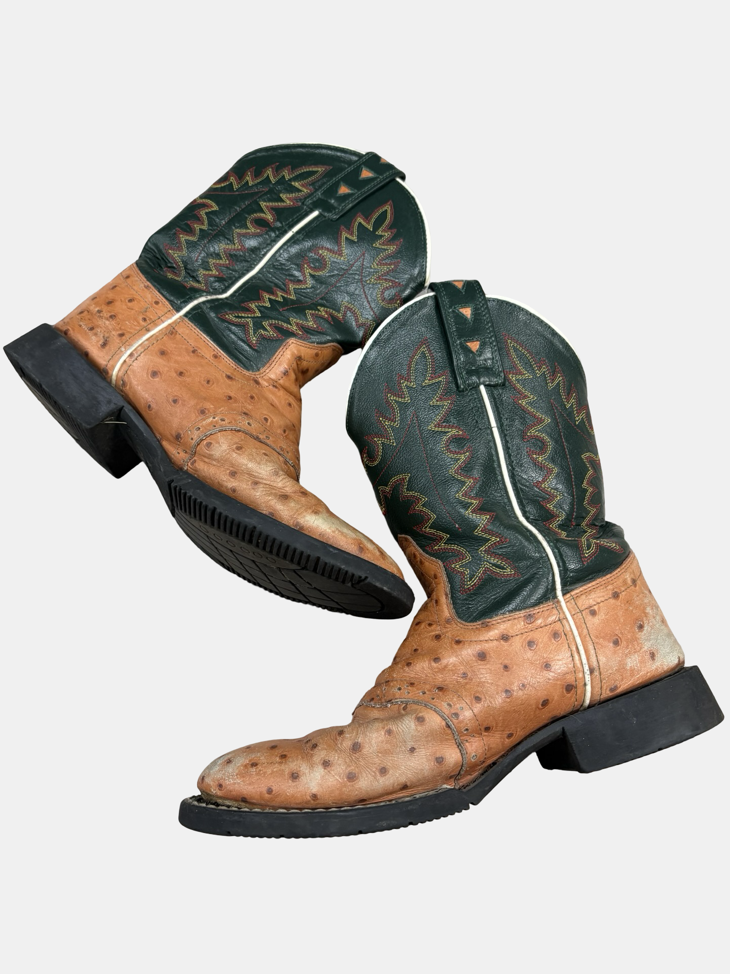 Boys size 3.5 boots