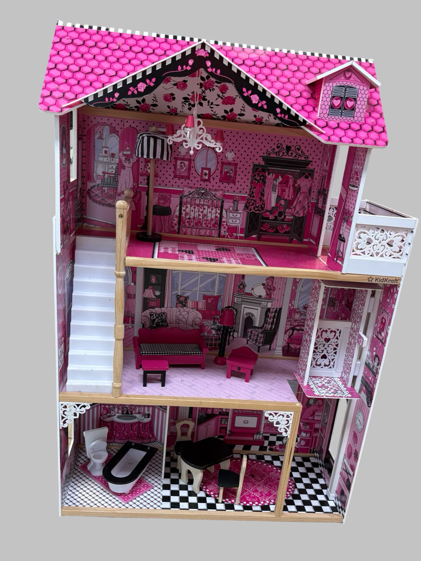 Doll house with accessories ( no shipping ) 