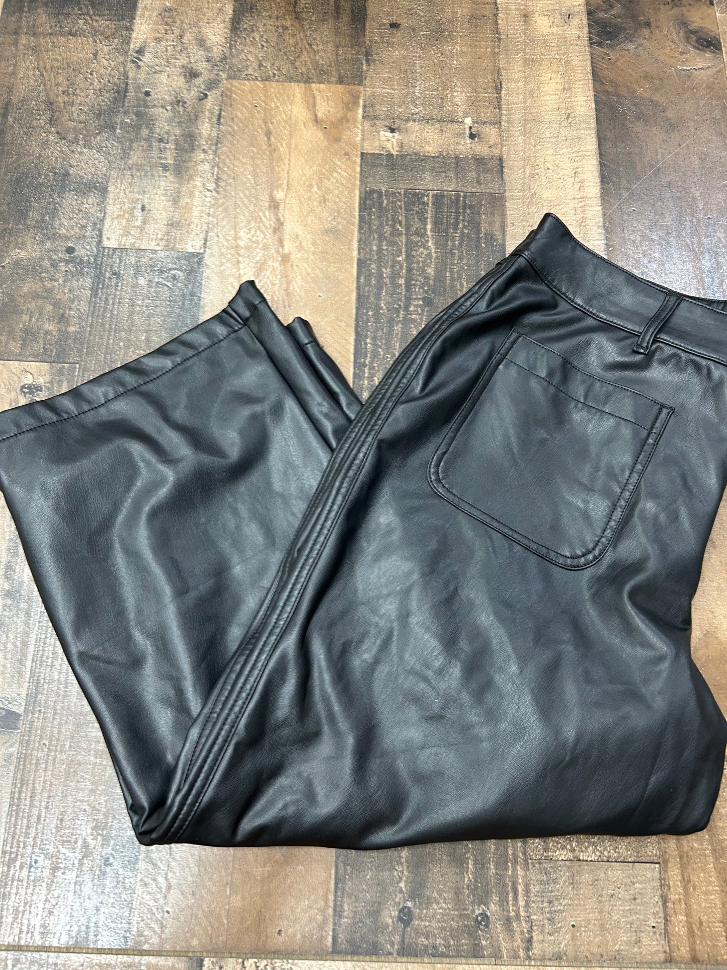Womens 18 crop pants